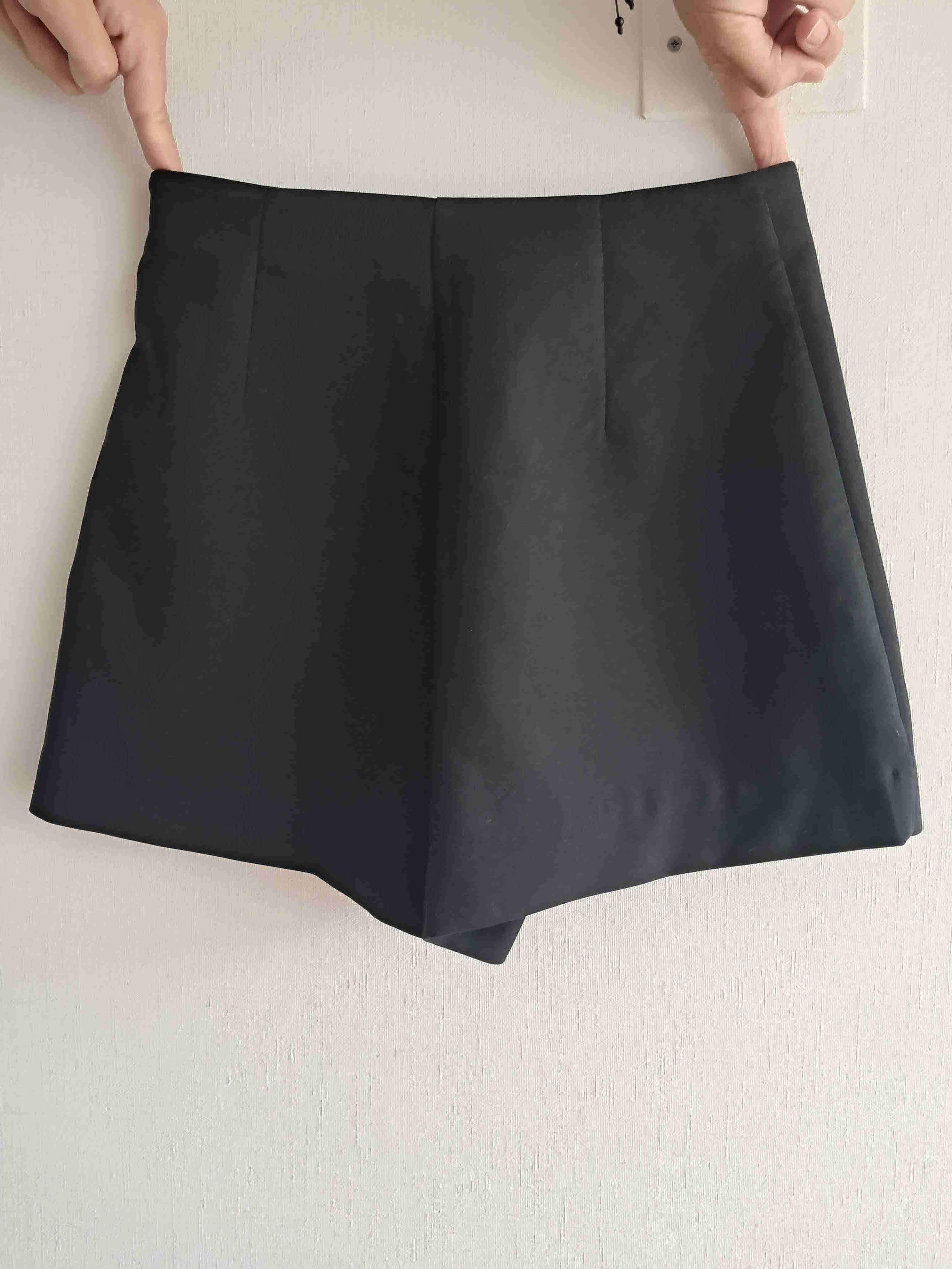 Falda short negra ZARA - miniatura 3