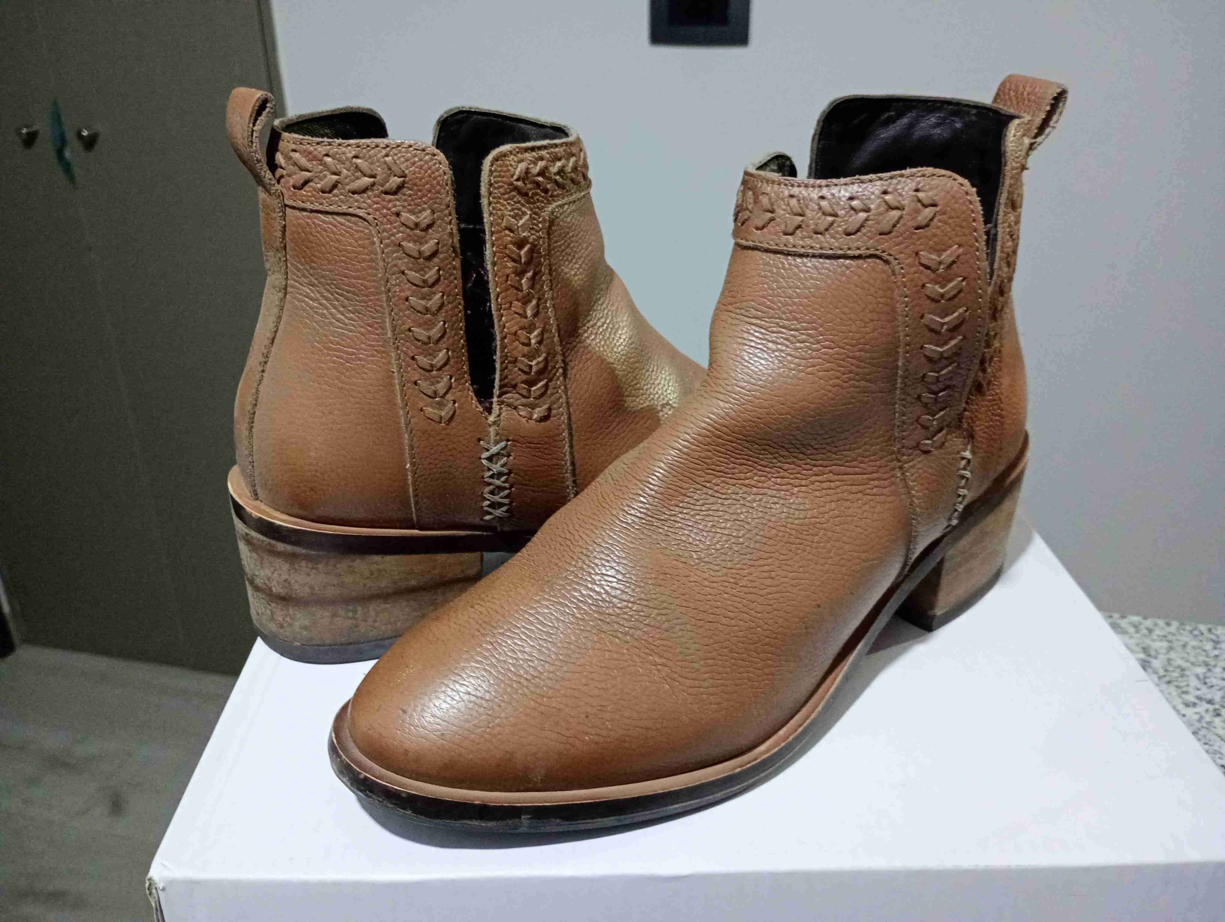 Botines de cuero marrones marca umbralle - miniatura 2