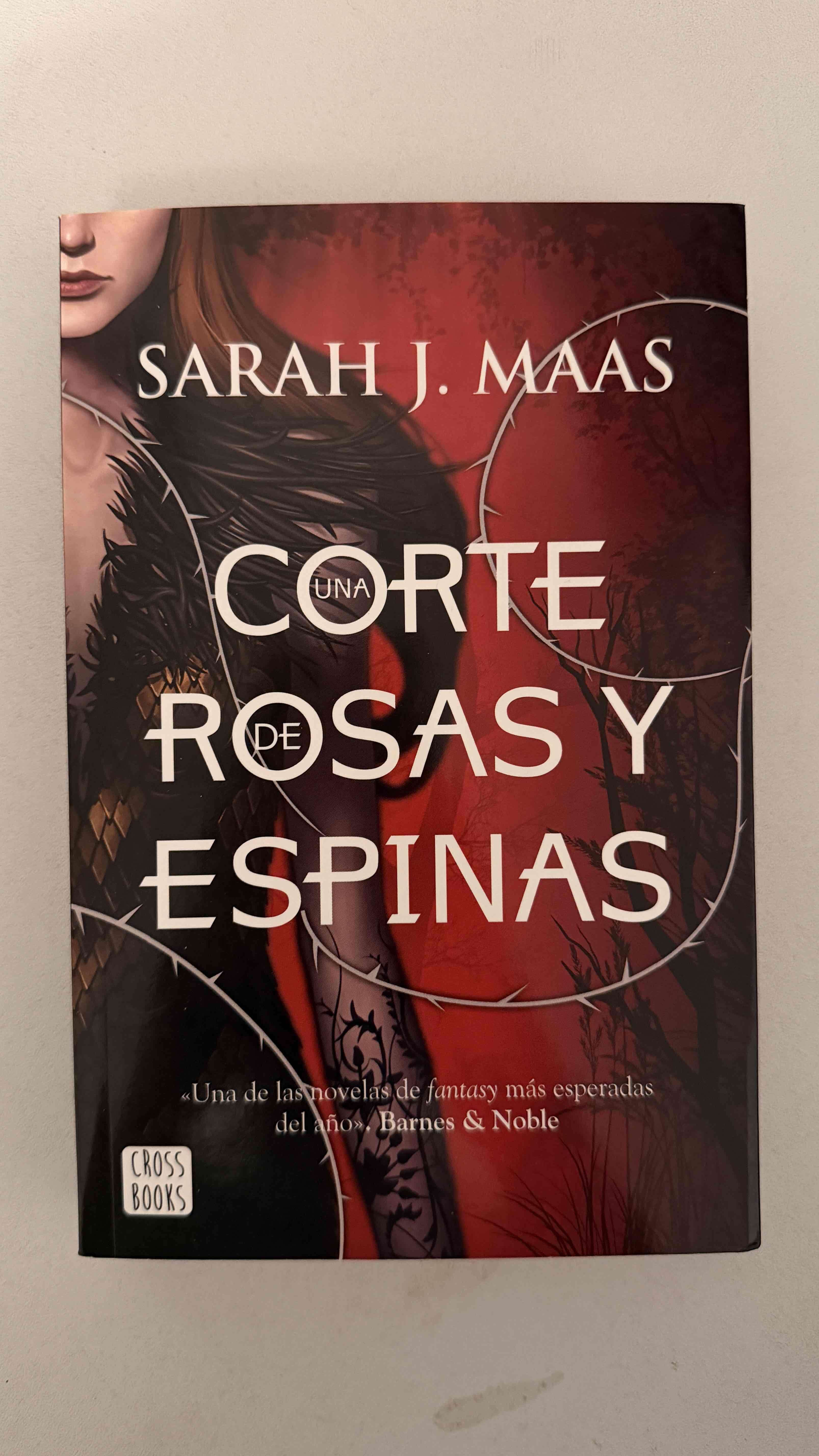 Libro “Una Corte de Rosas y Espinas” - miniatura 1