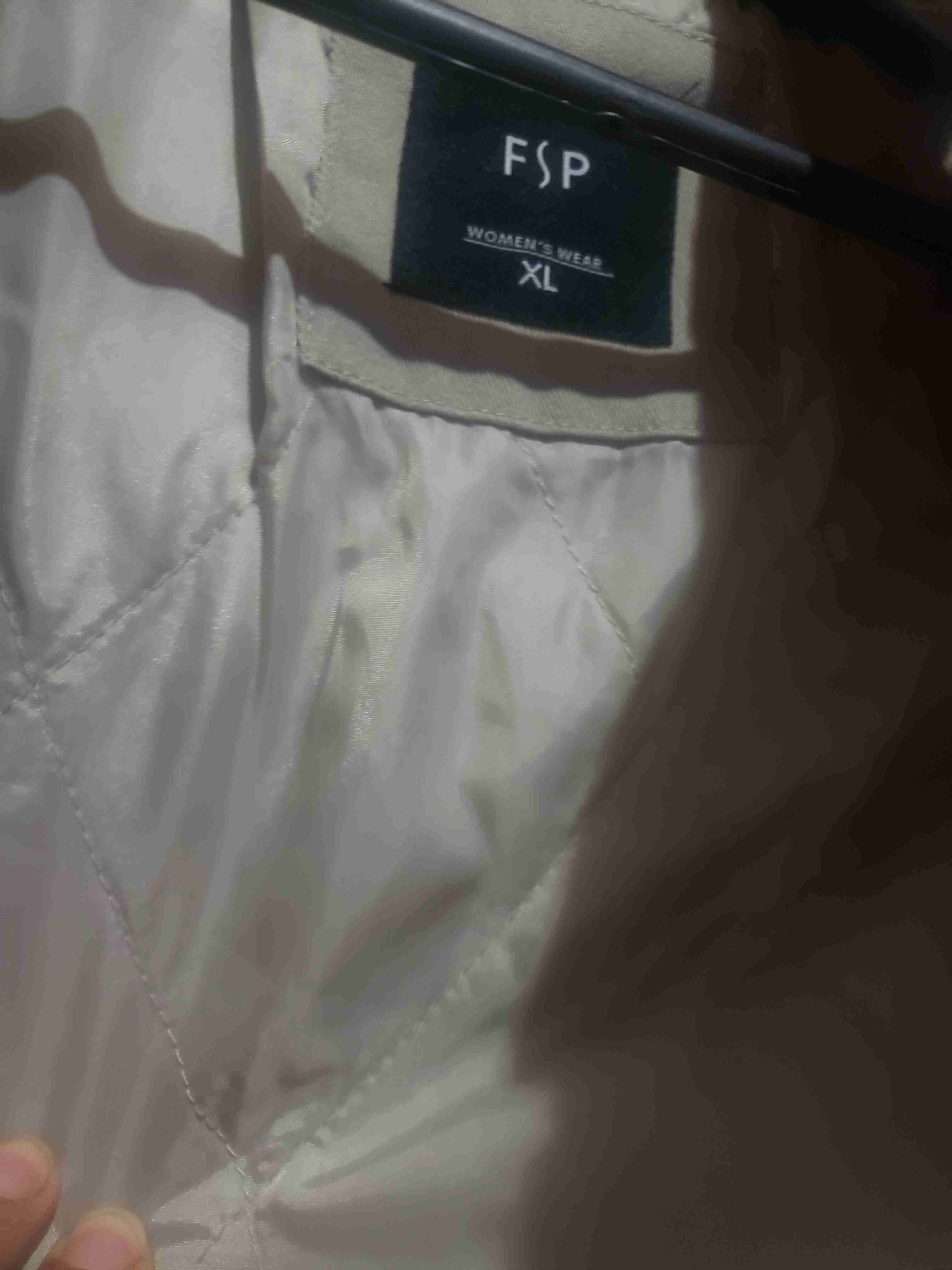 Chaqueta beige con capucha marca fsp talla XL - miniatura 4