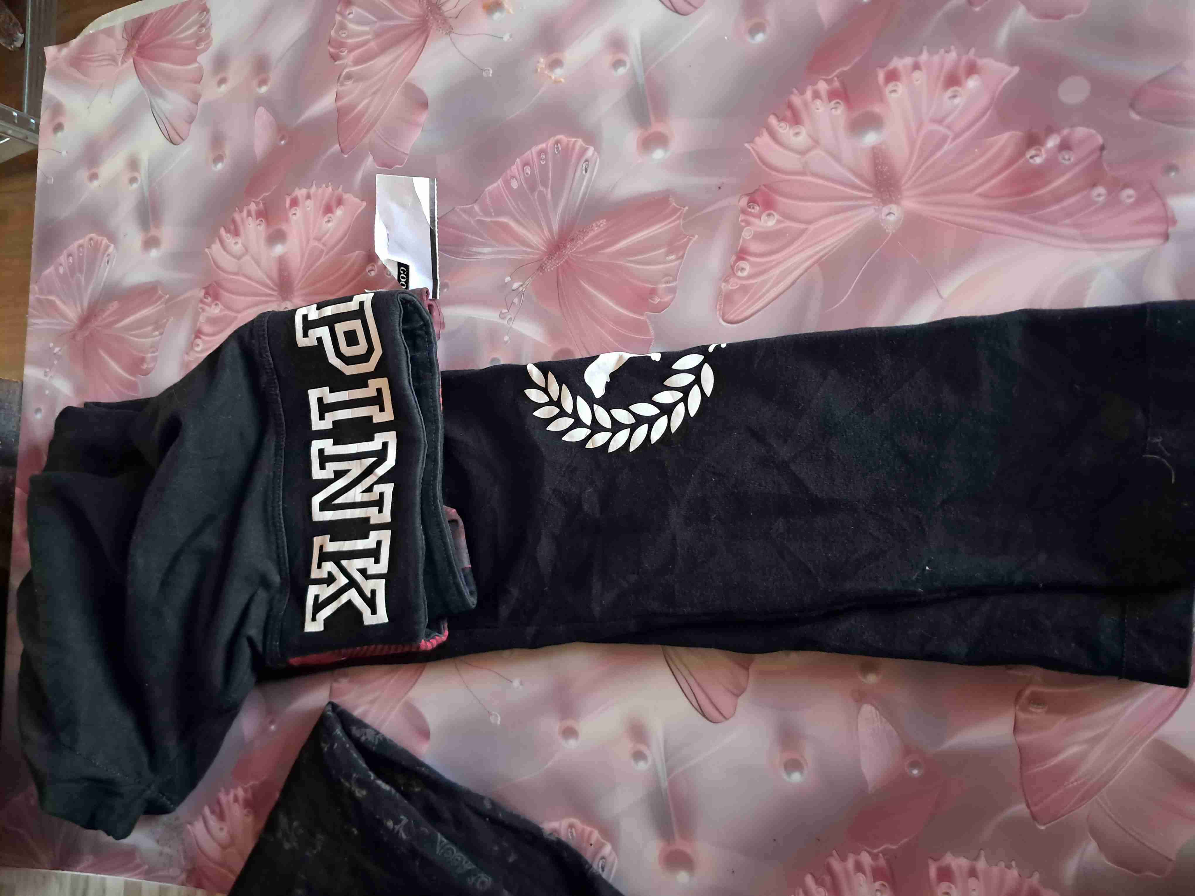 Polerón negro con bolsillo - miniatura 2