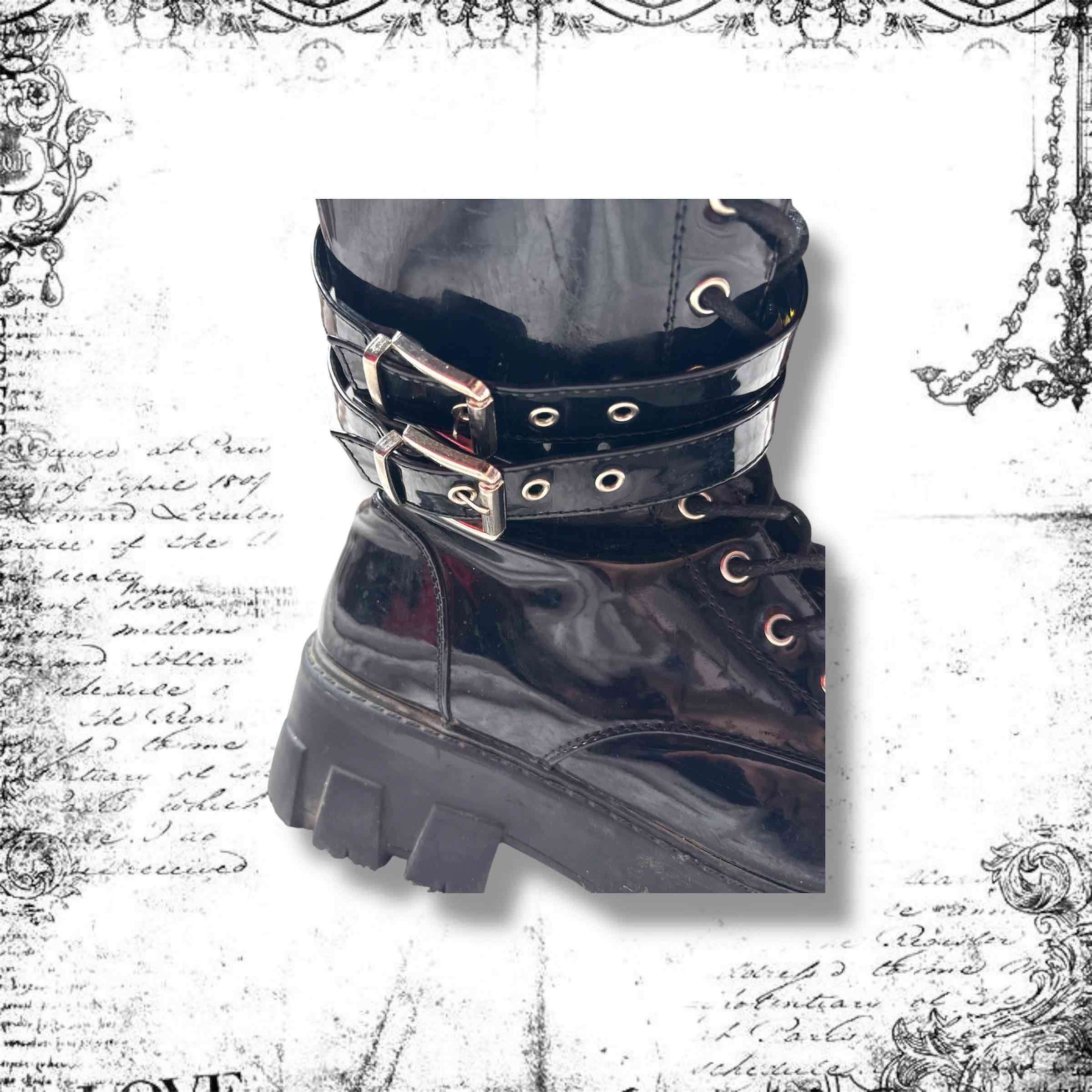 Botas negras - miniatura 2