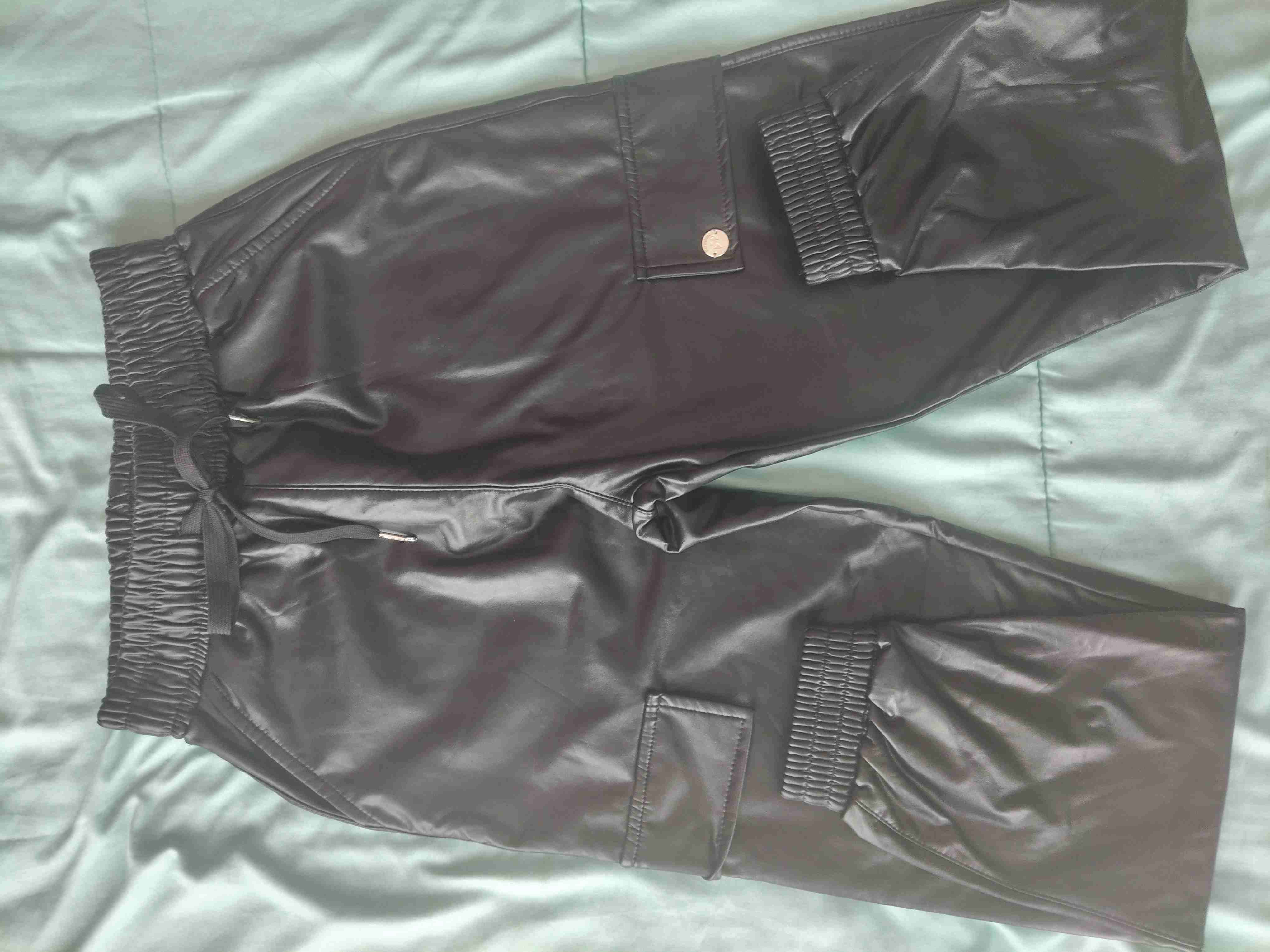 Faldas negras y jeans - miniatura 2