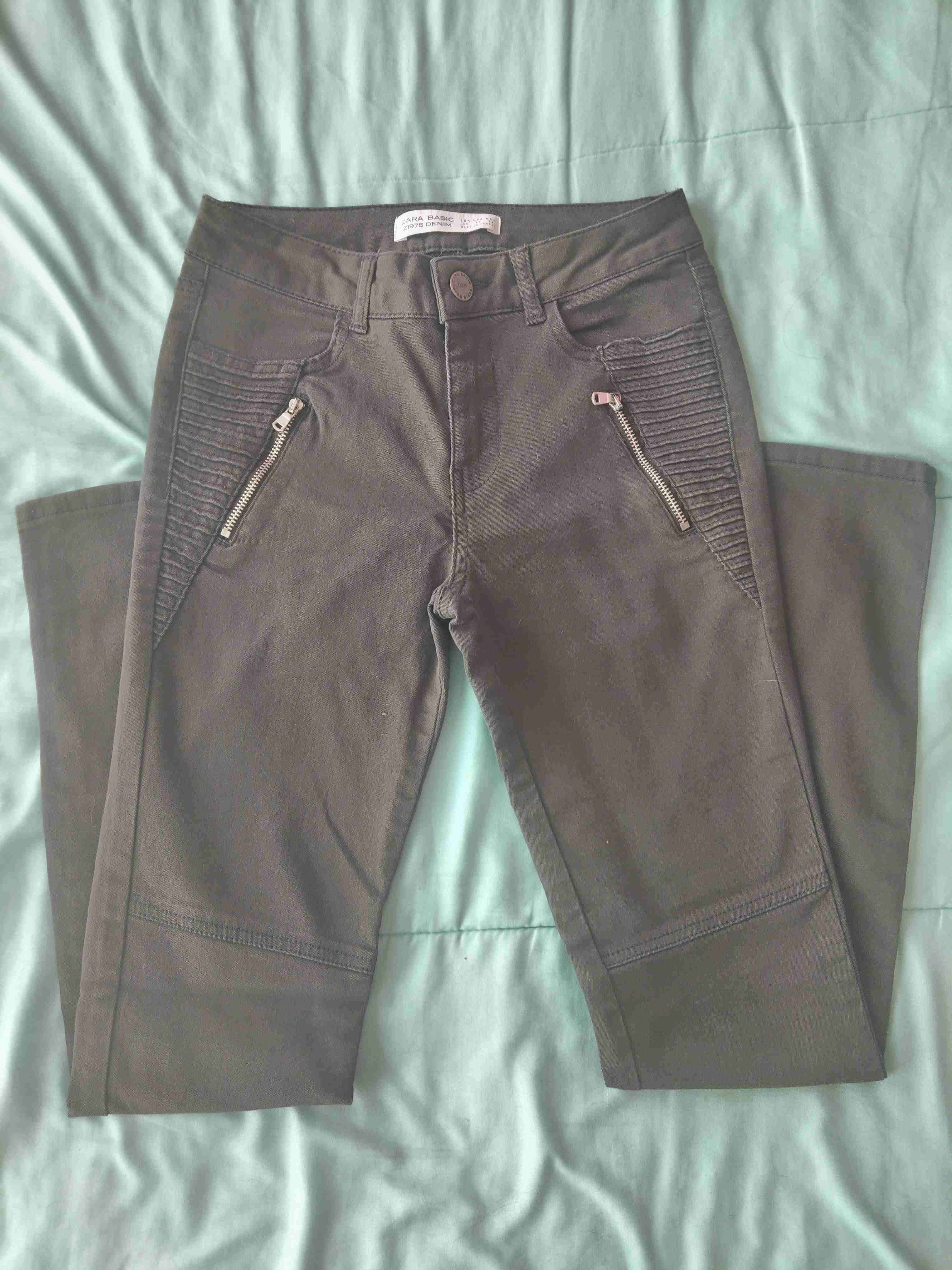 Faldas negras y jeans - miniatura 6