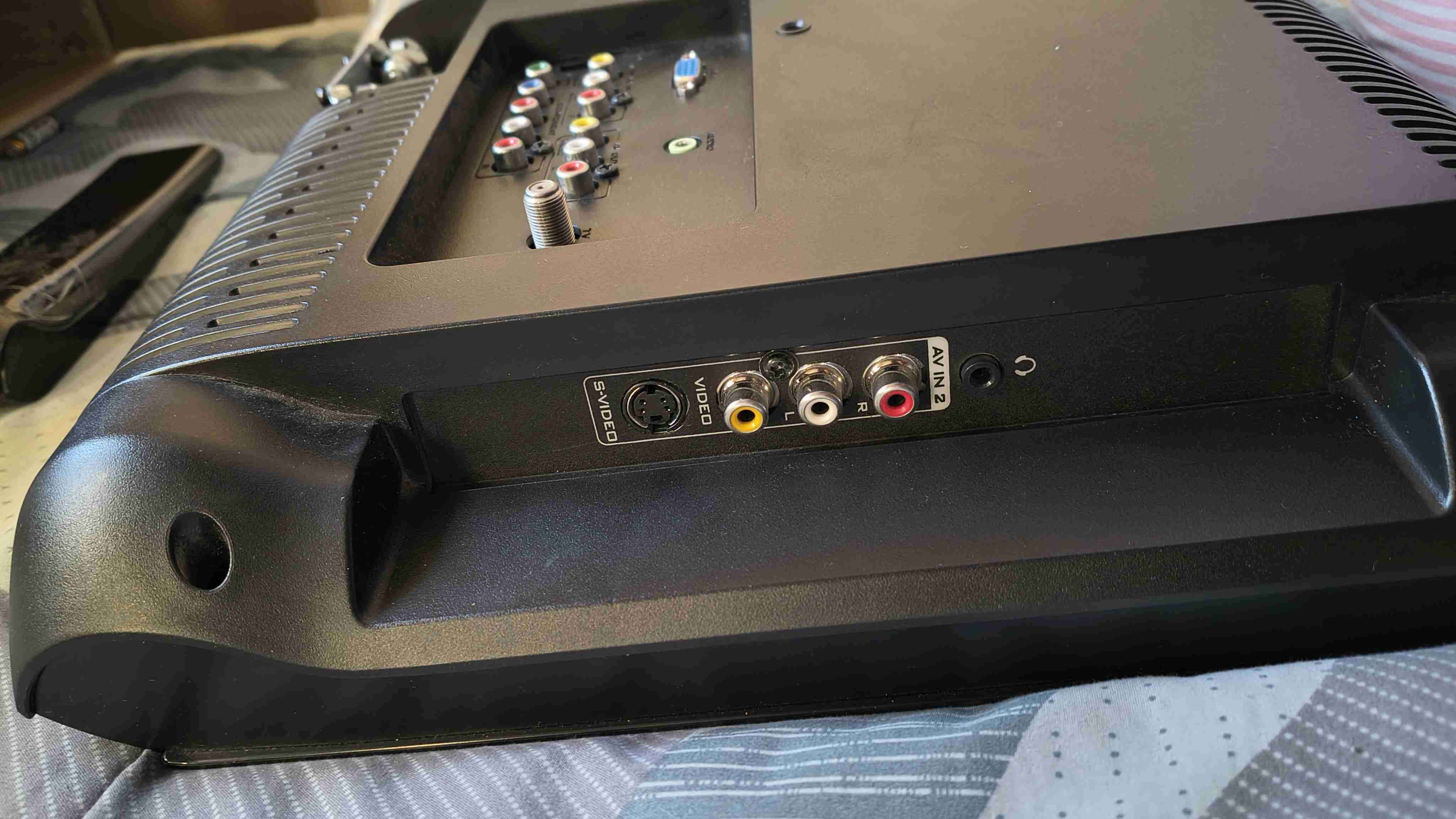 Televisor AOC HDTV 19 pulgadas - miniatura 4