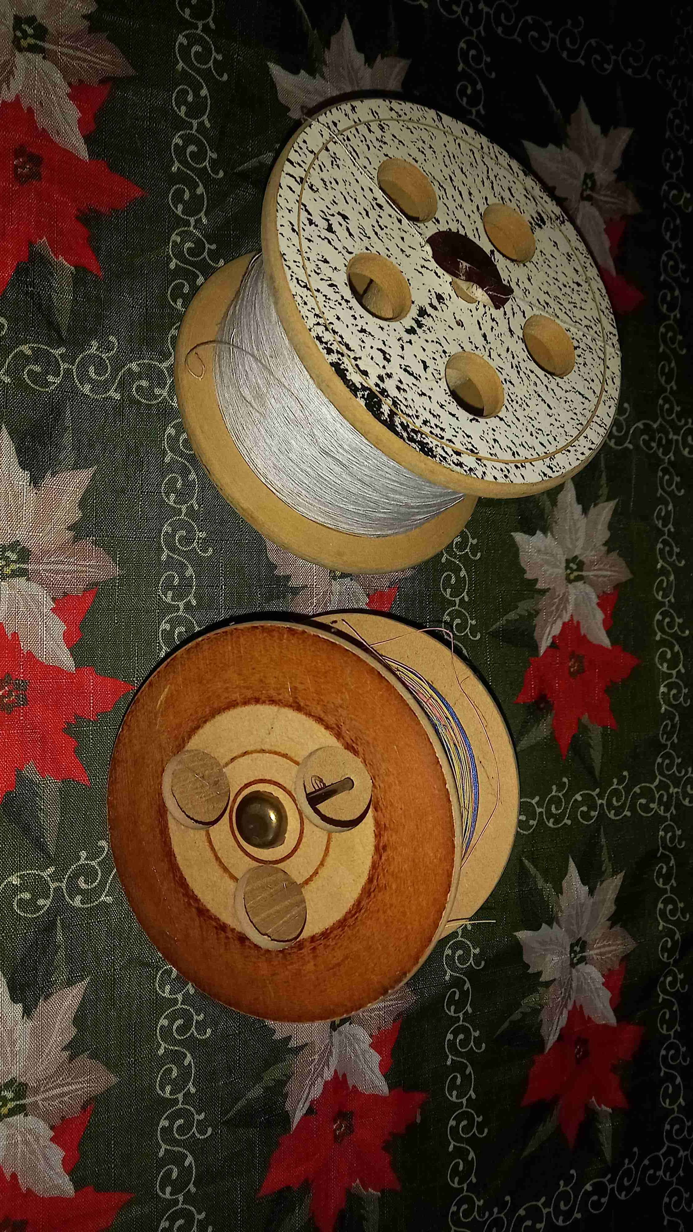 Carretes de hilo antiguos - miniatura 1