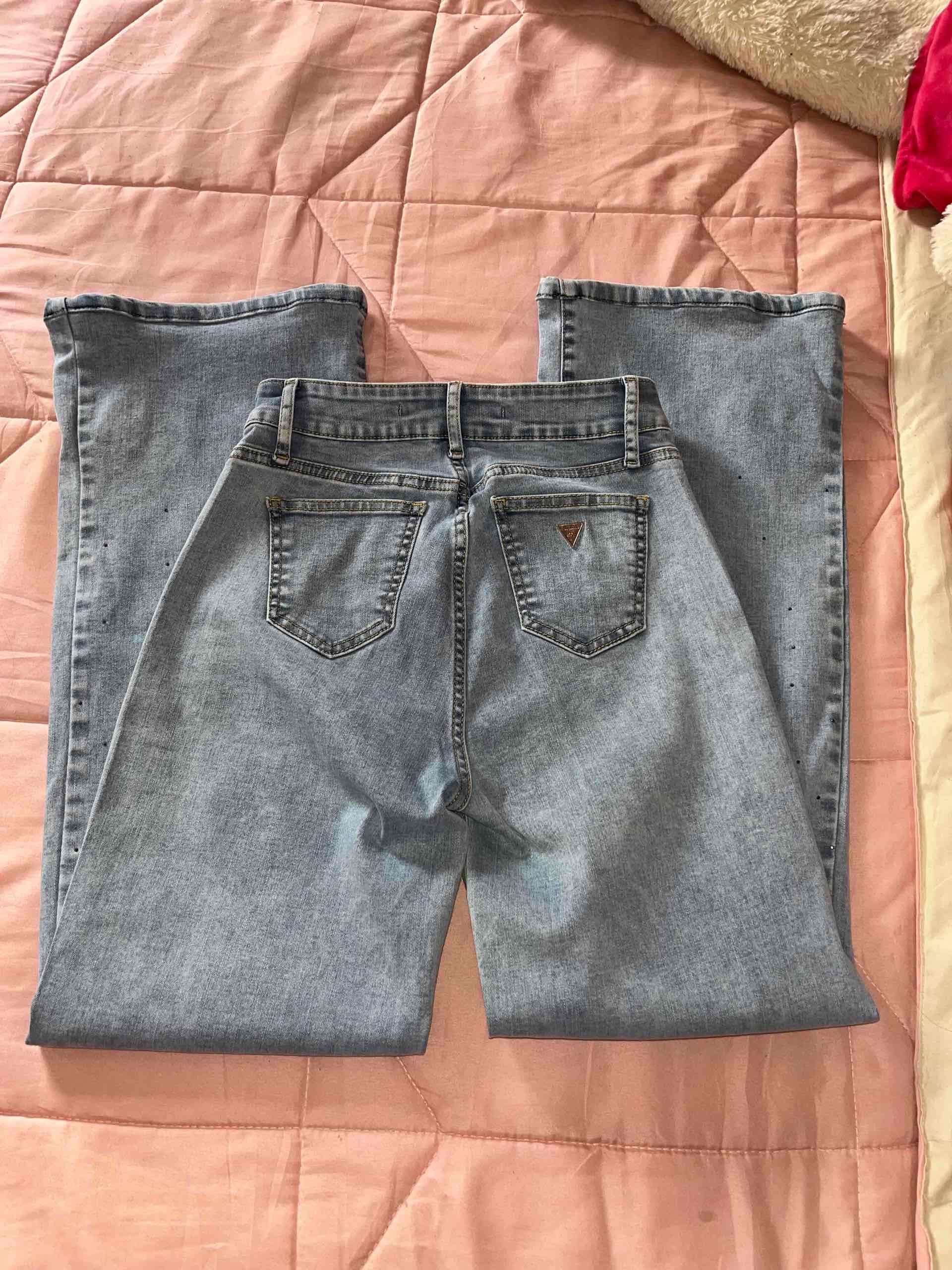 Jeans azul con tachas - miniatura 2