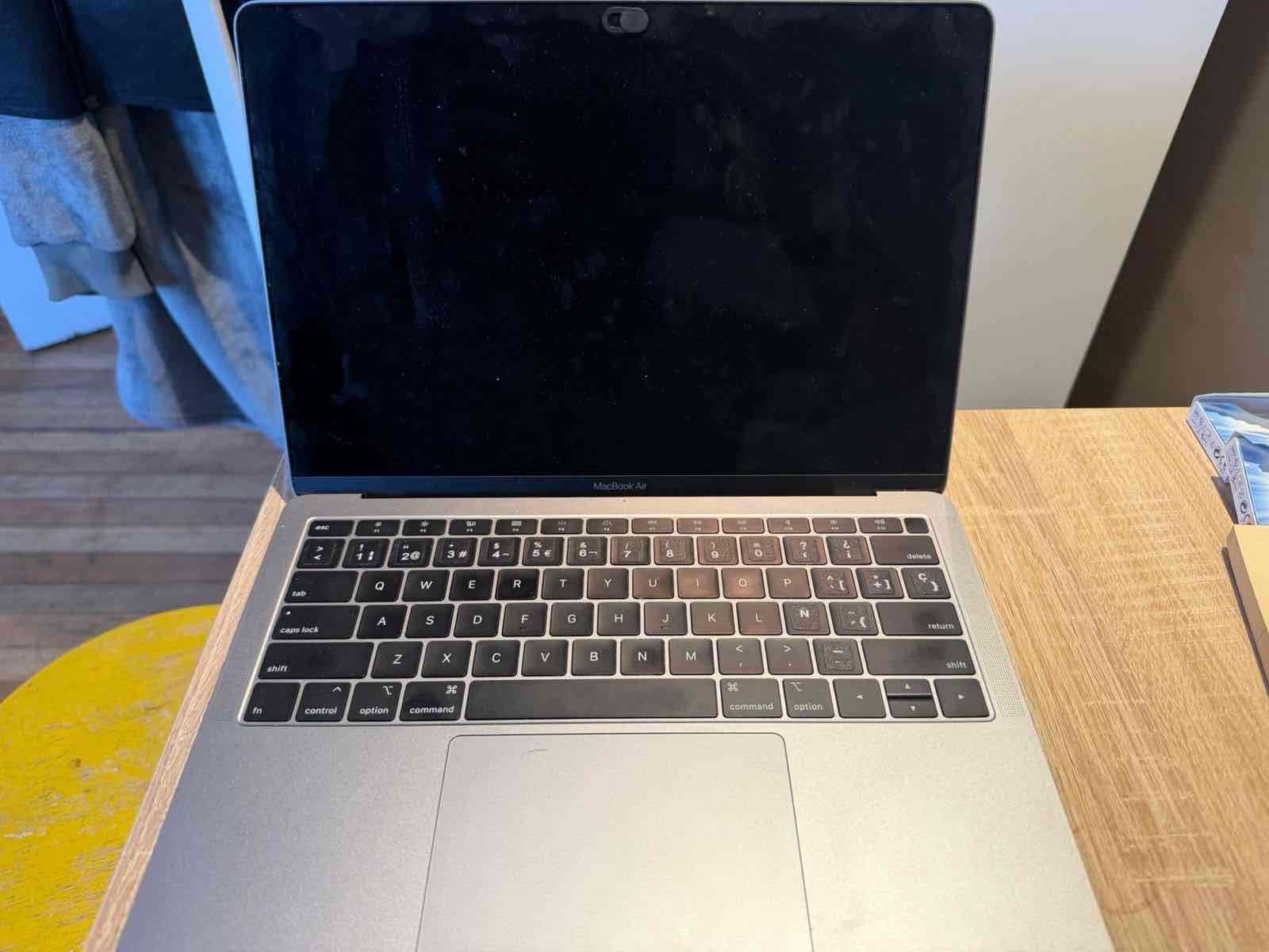 MacBook Air 2018 - 13,3 pulgadas - miniatura 1