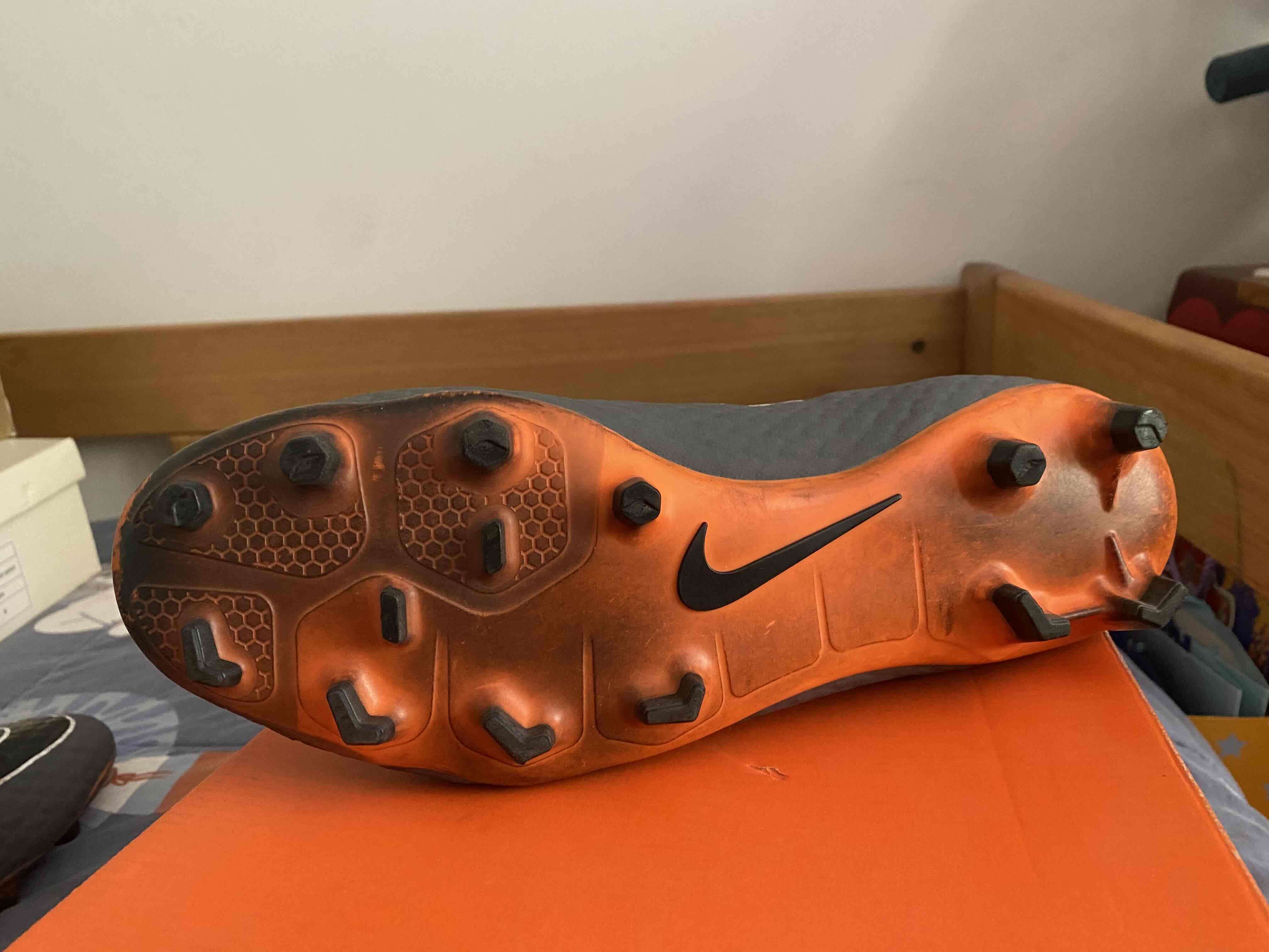 Zapatillas de fútbol gris Nike - miniatura 2