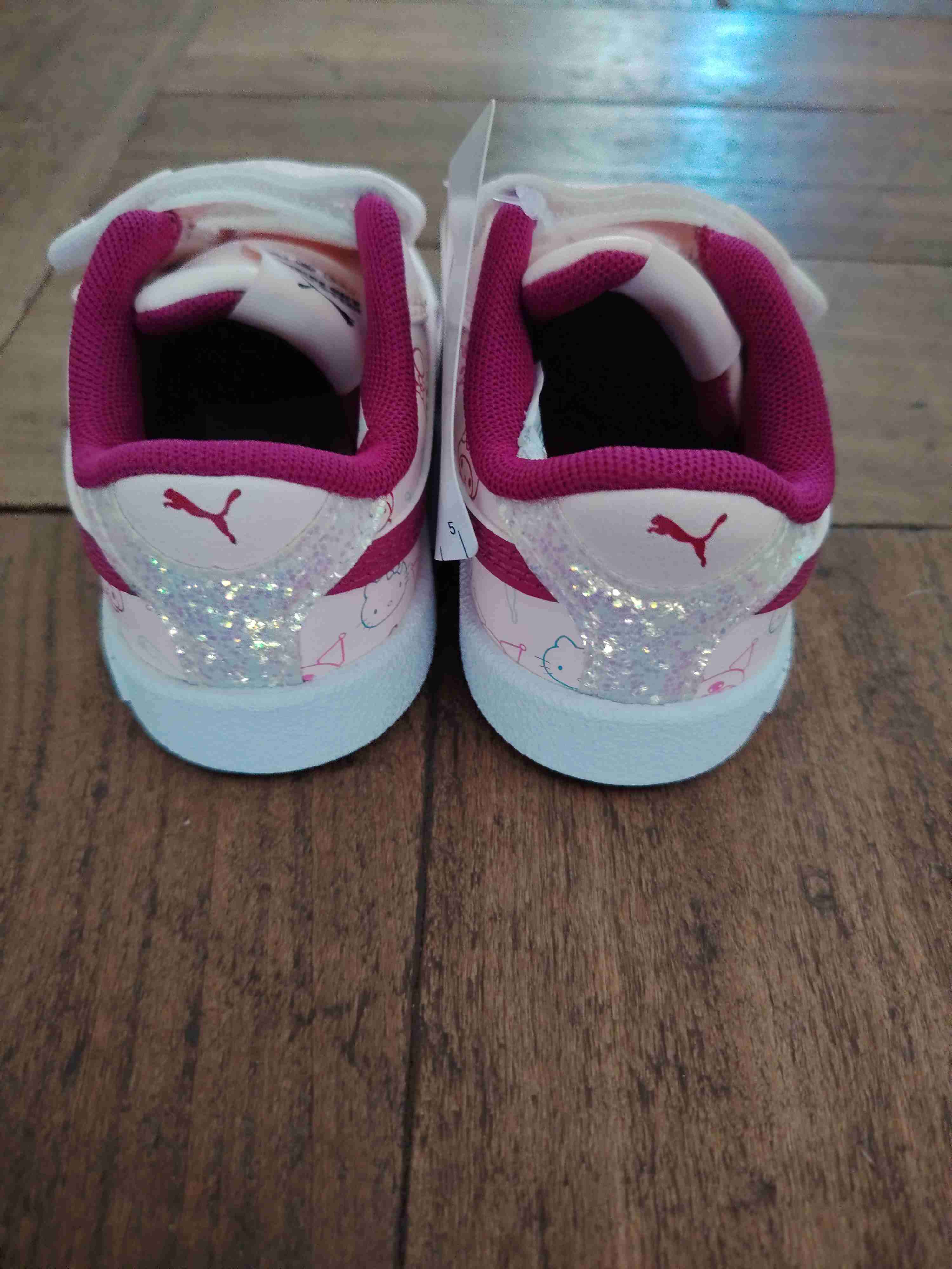 Zapatillas infantiles diseño Hello Kitty - miniatura 2