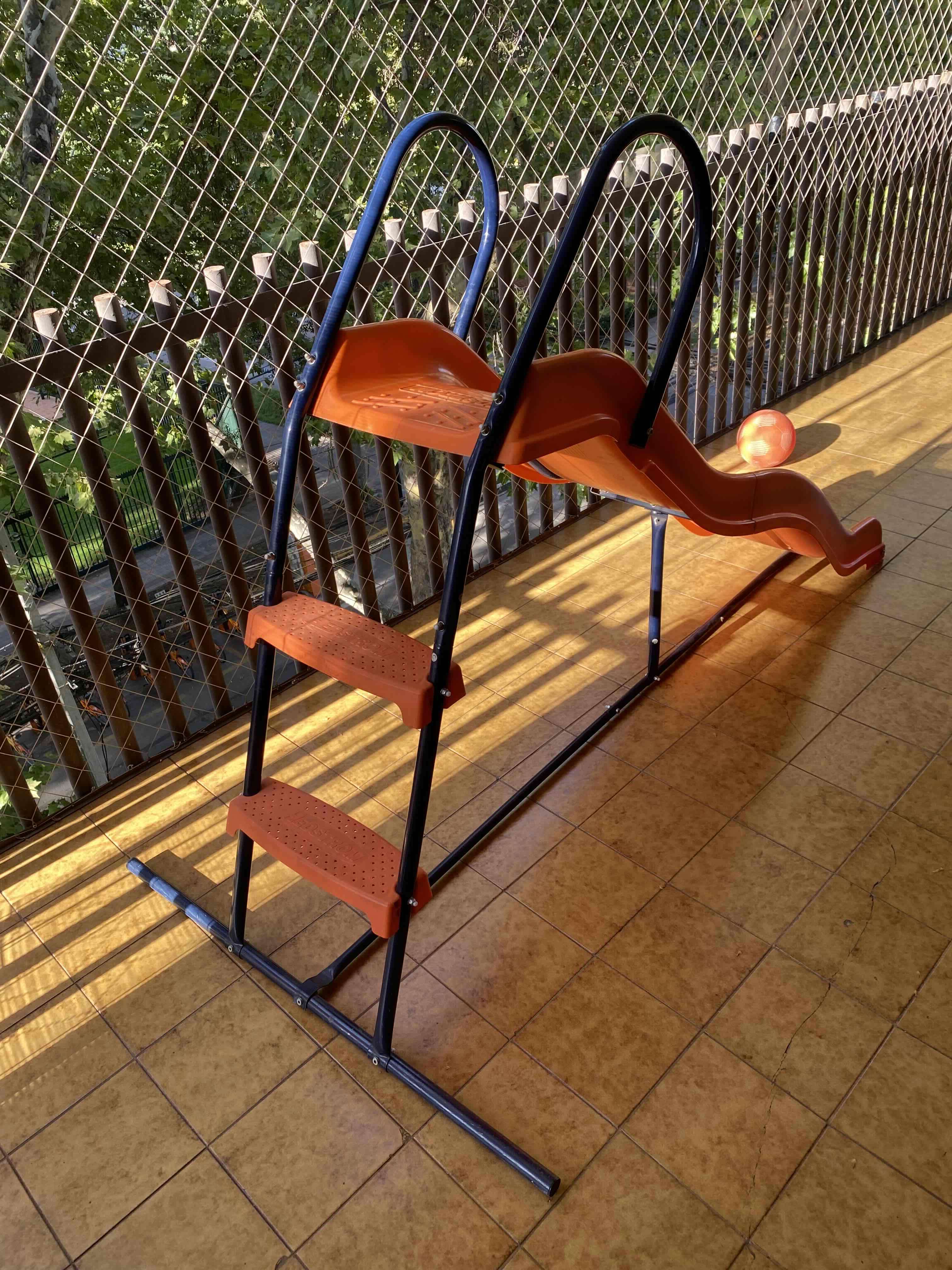 Resbalín infantil naranja - miniatura 2