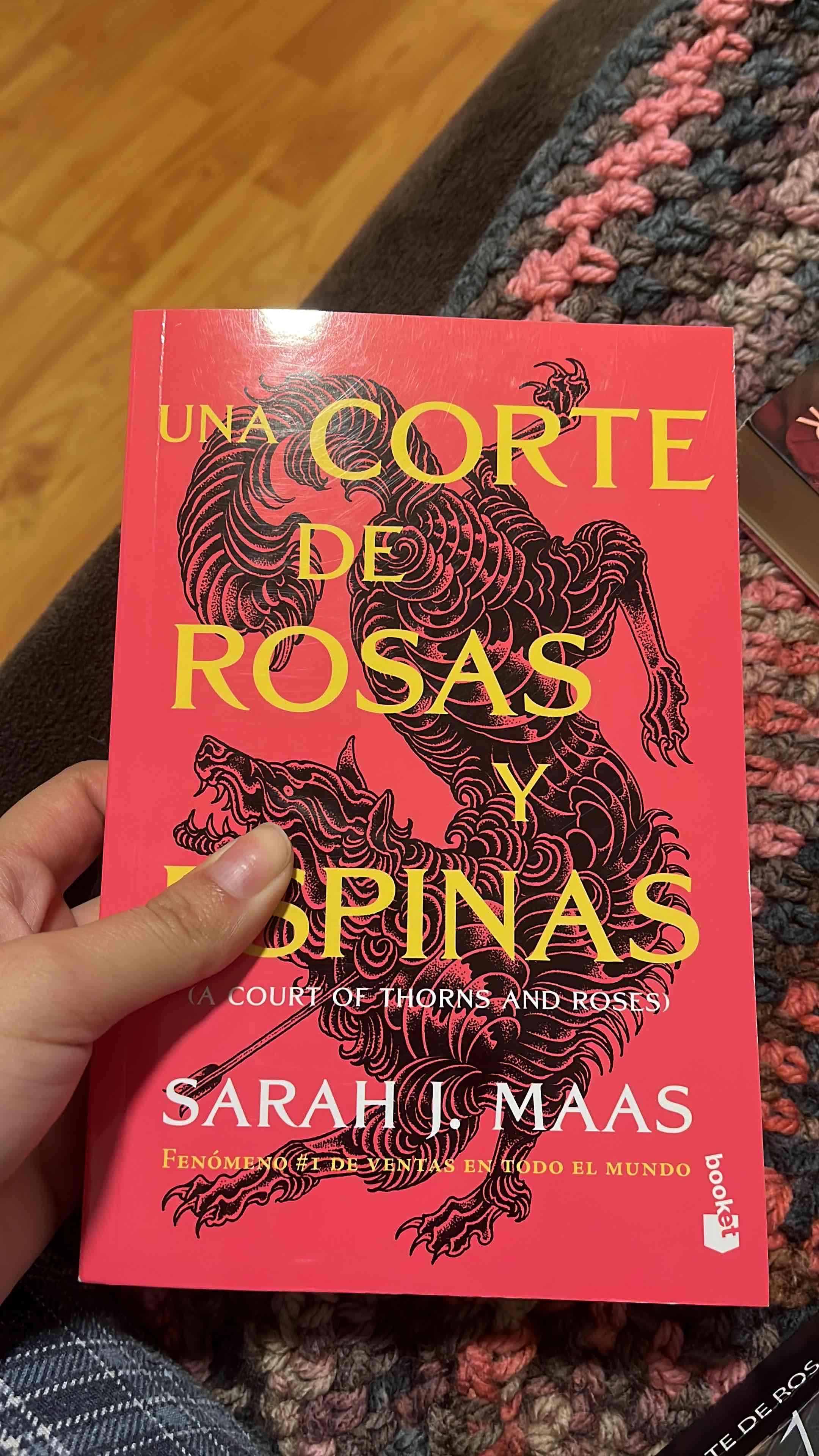Libro 'Una Corte de Rosas y Espinas'