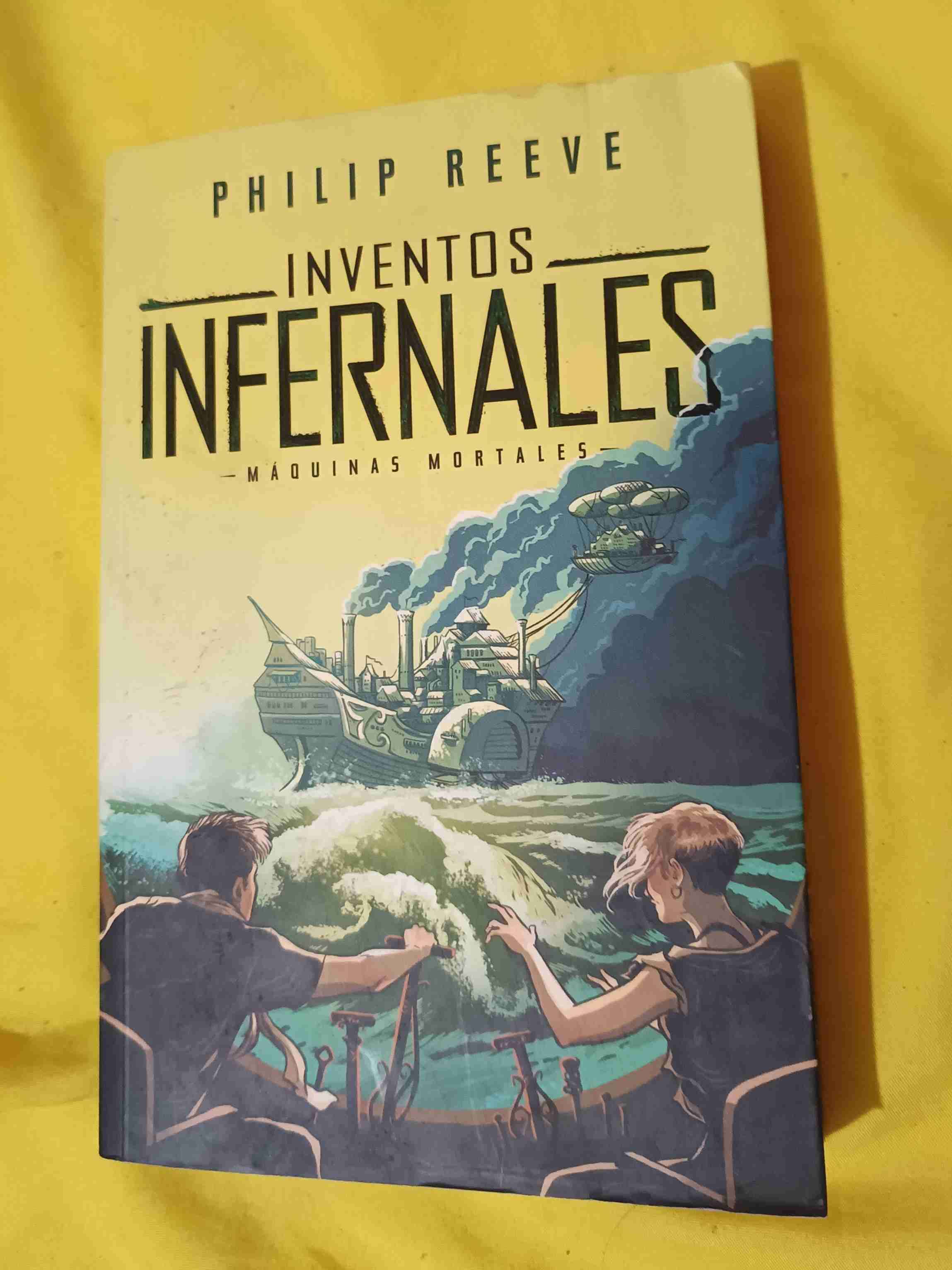 Libro 'Inventos Infernales' Philip Reeve
