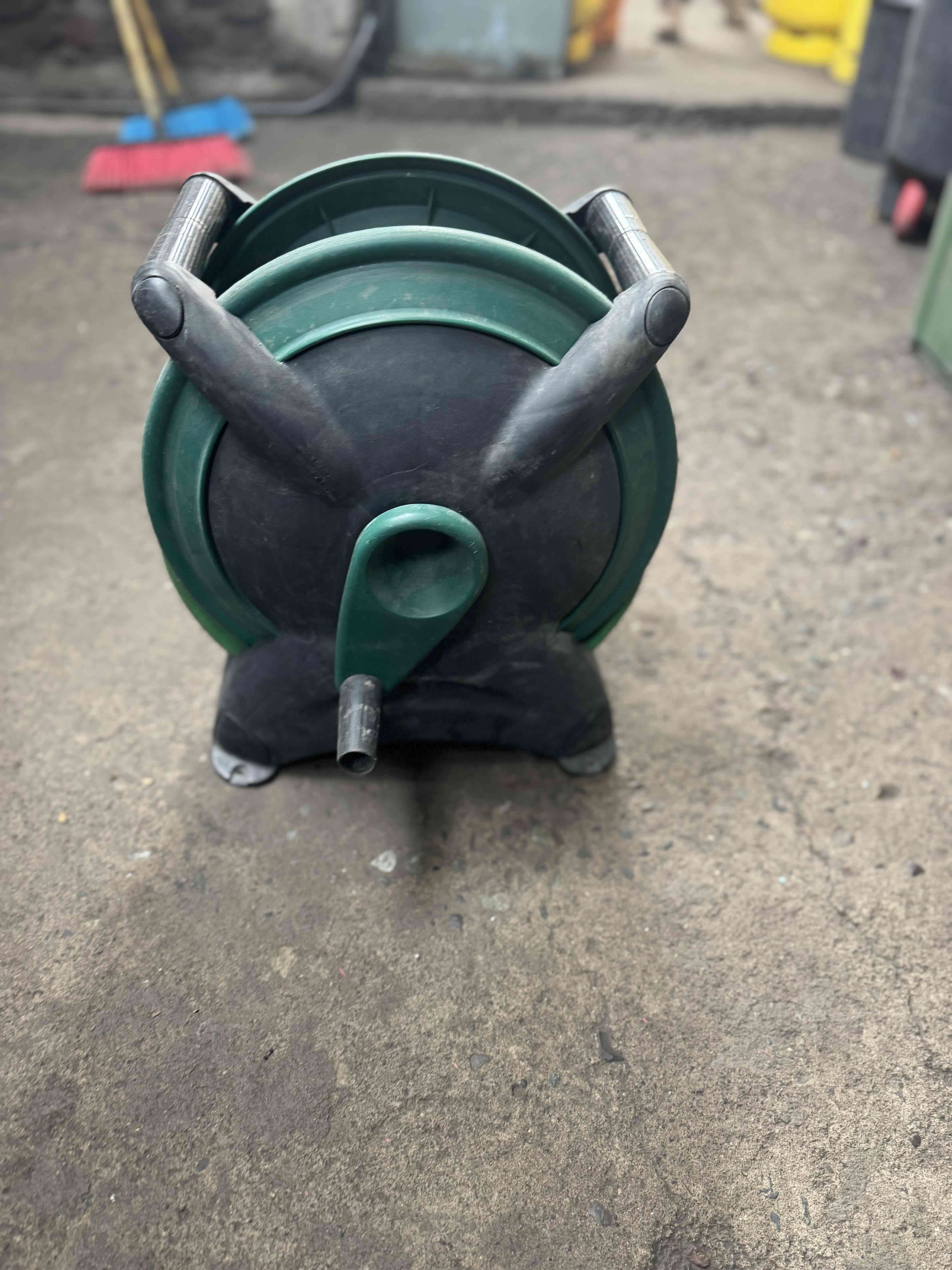 Carrete de manguera verde - miniatura 1