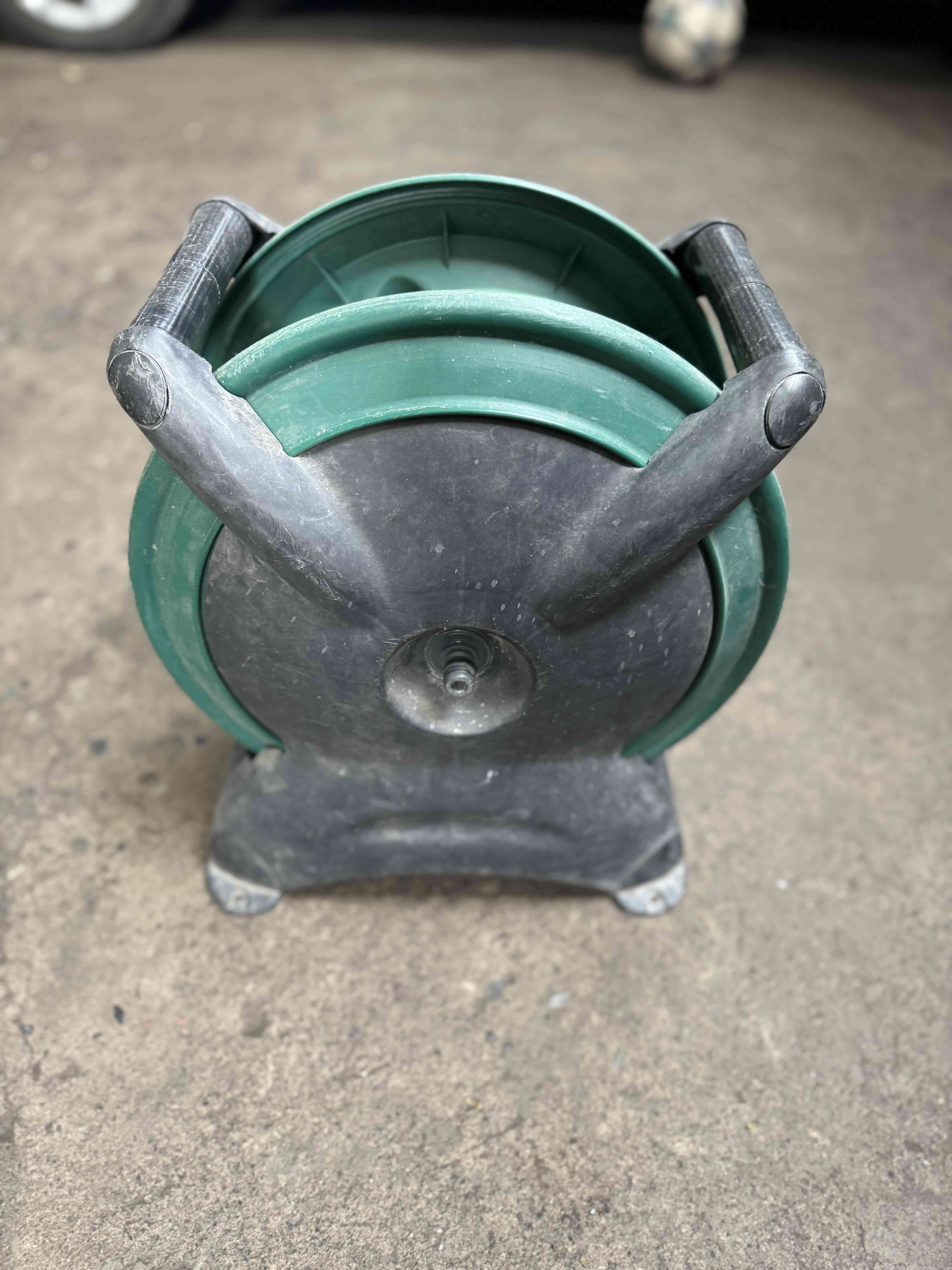 Carrete de manguera verde - miniatura 2