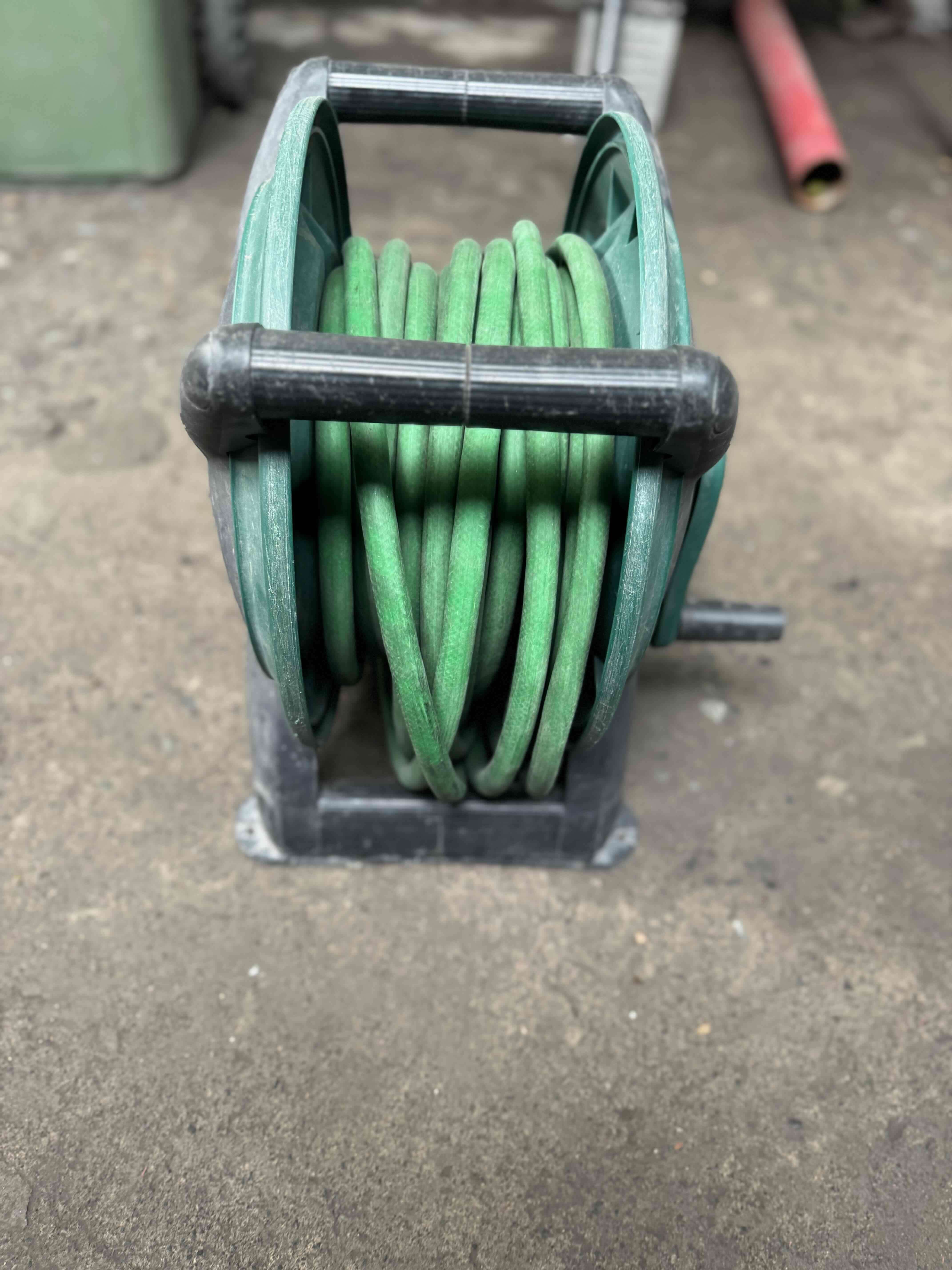 Carrete de manguera verde - miniatura 3