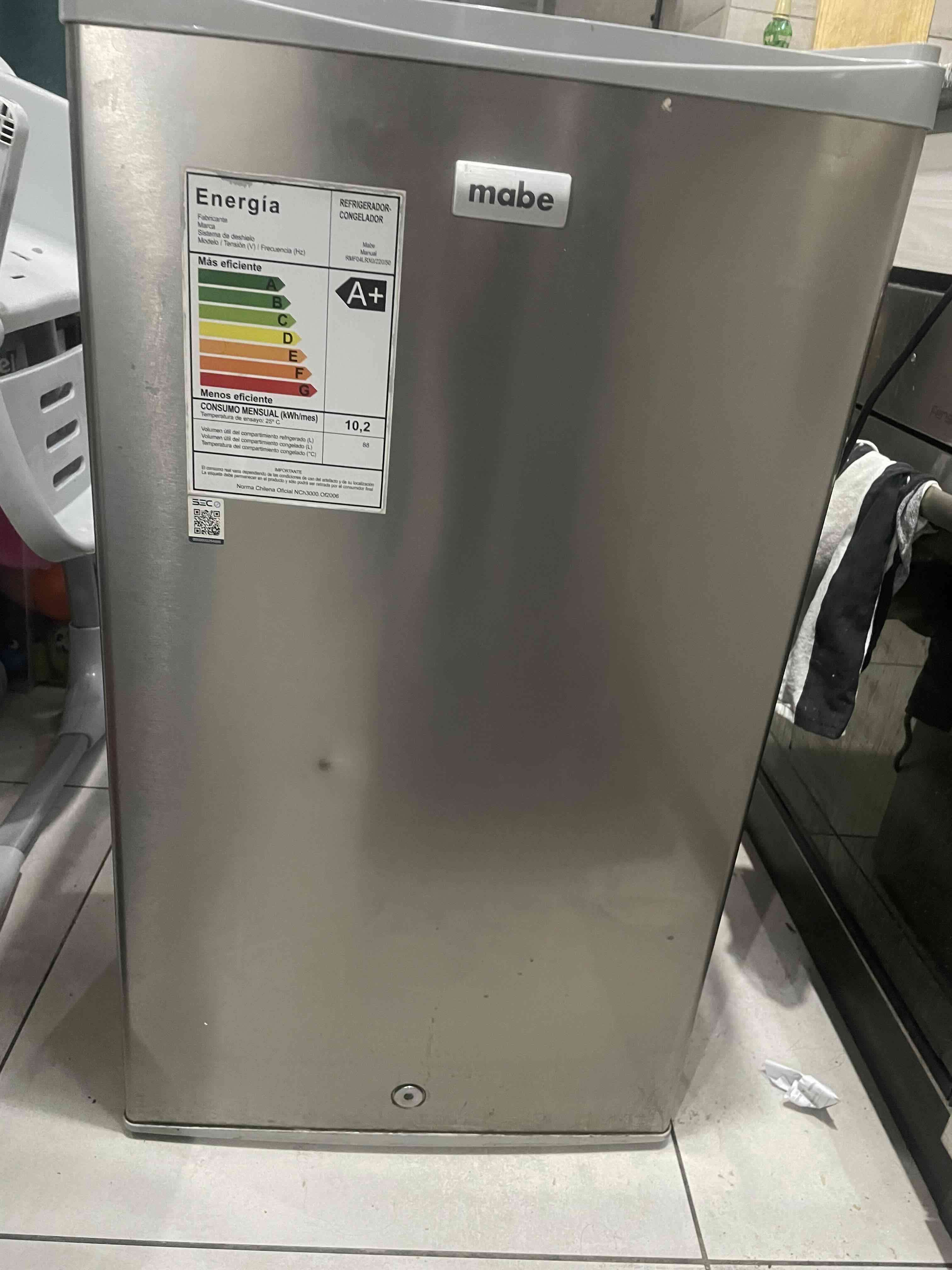 Refrigerador Mabe compacto A+ - miniatura 1