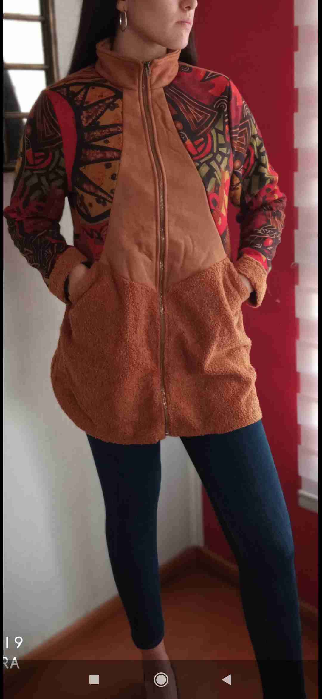 Chaqueta simil gamuza con diseño étnico - miniatura 1