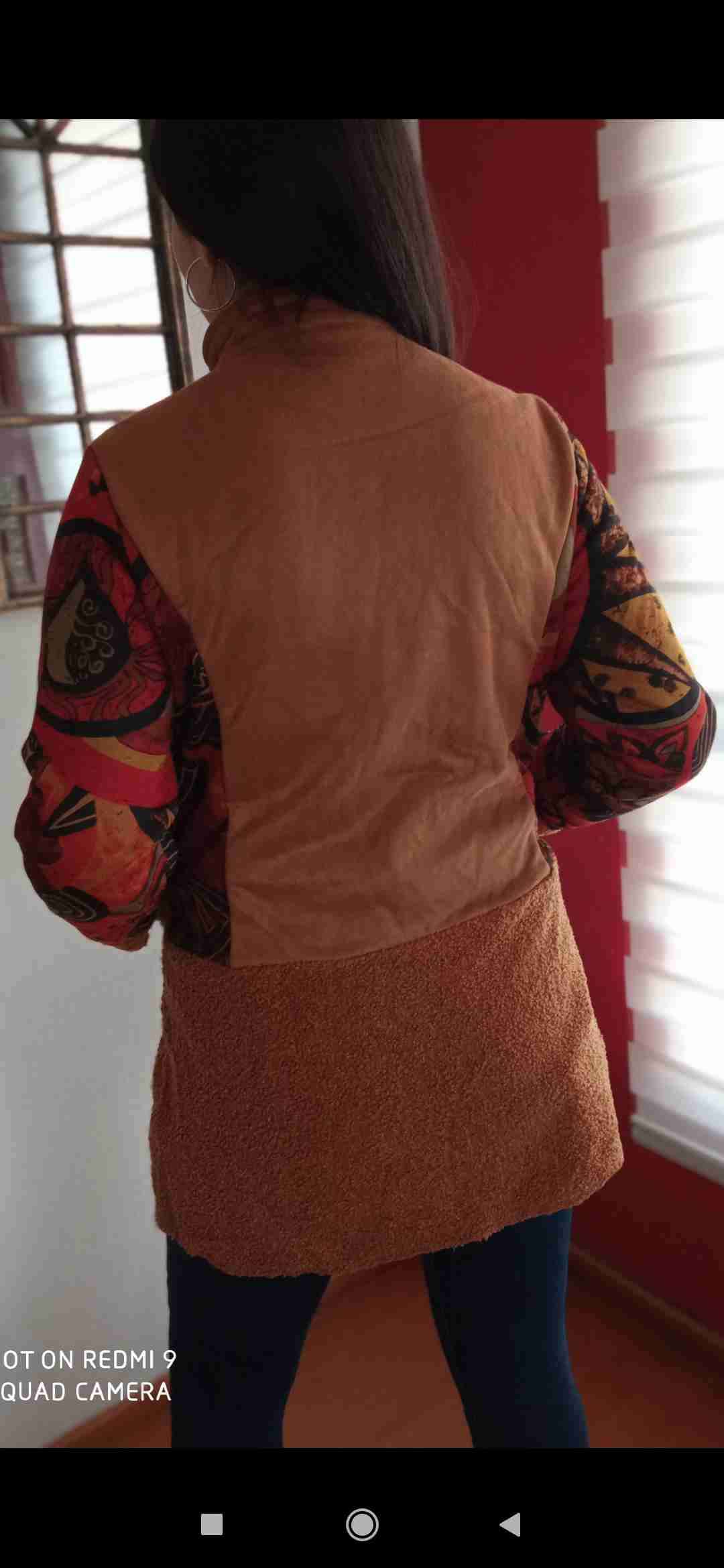 Chaqueta simil gamuza con diseño étnico - miniatura 2