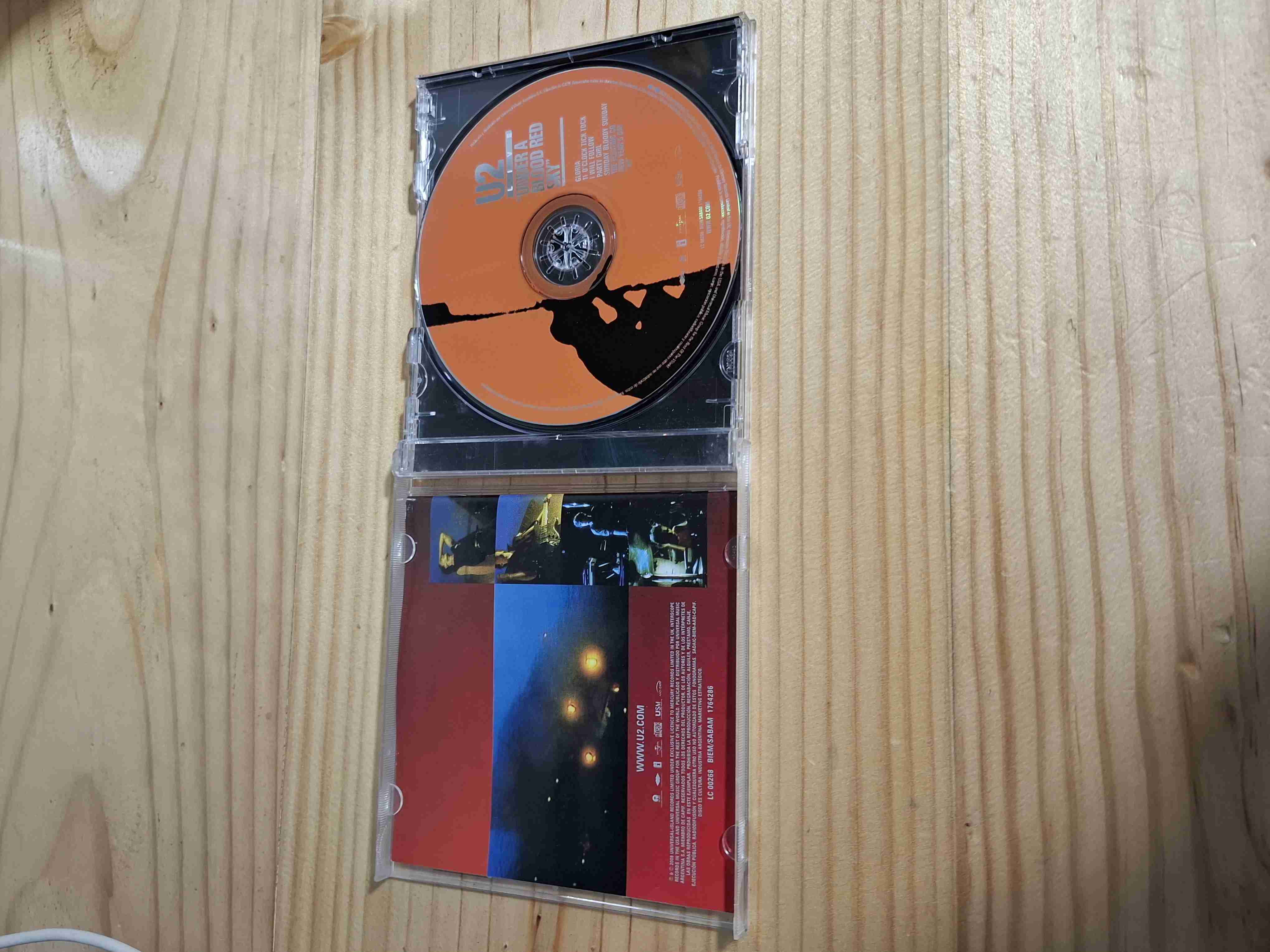 CD U2 Under a Blood Red Sky - miniatura 2