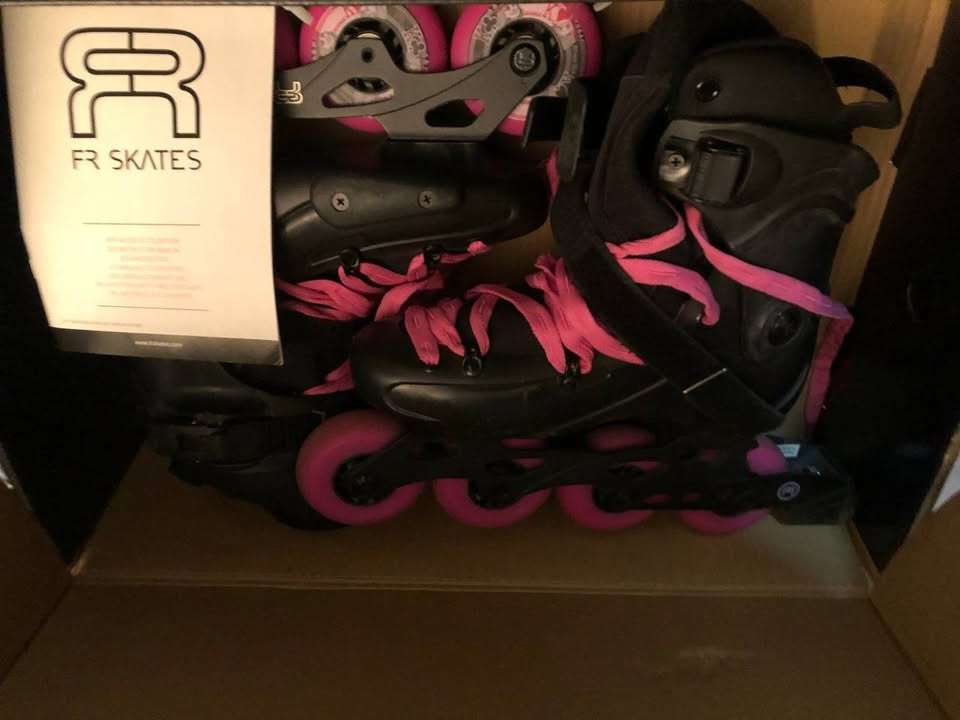 Patines FR, en línea negro y rosado