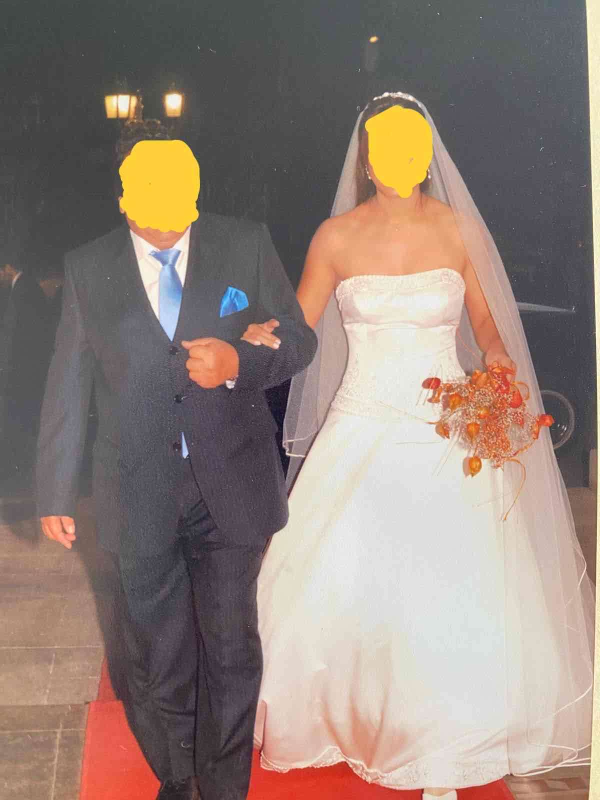 Vestido de novia blanco elegante - miniatura 2