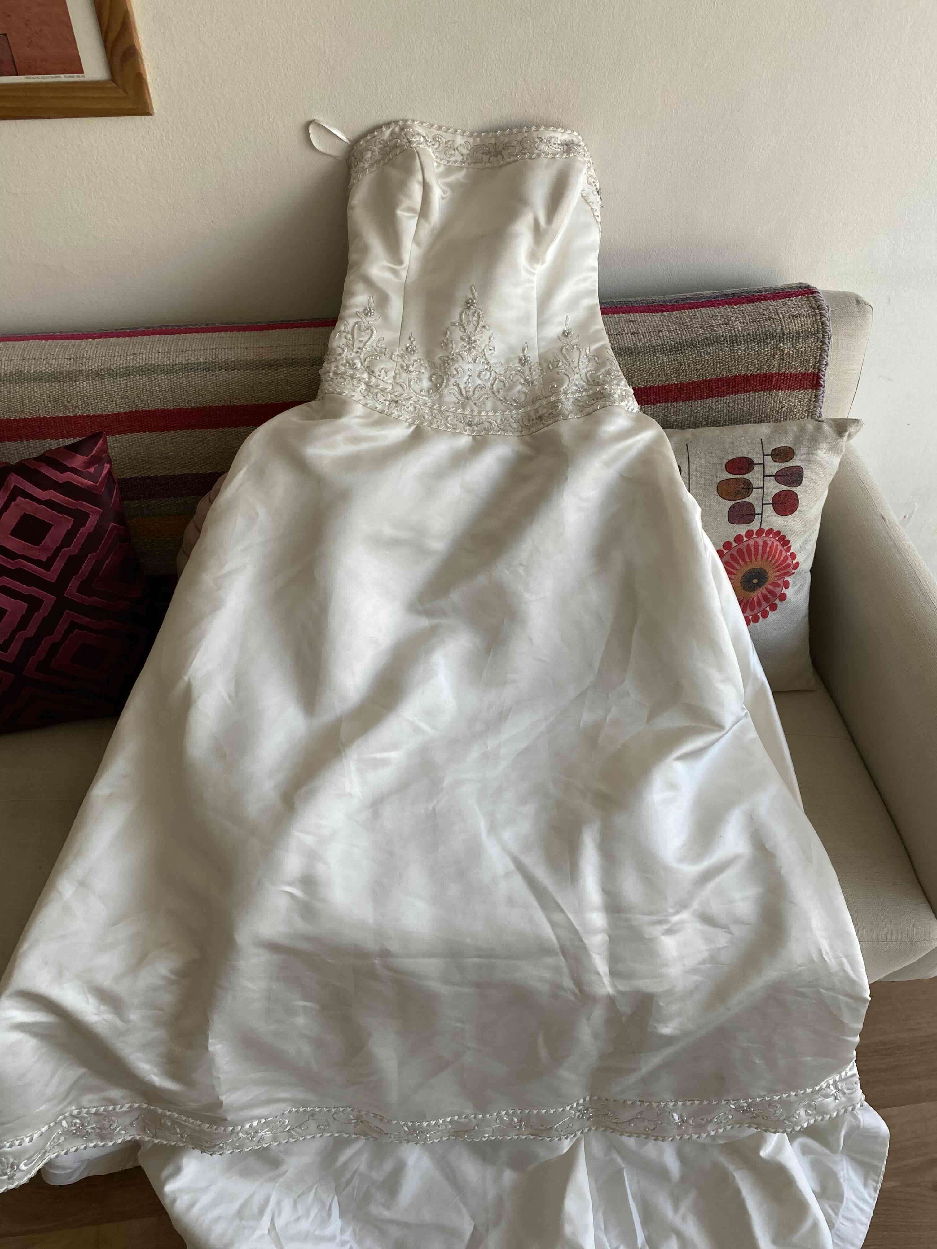 Vestido de novia blanco elegante - miniatura 6