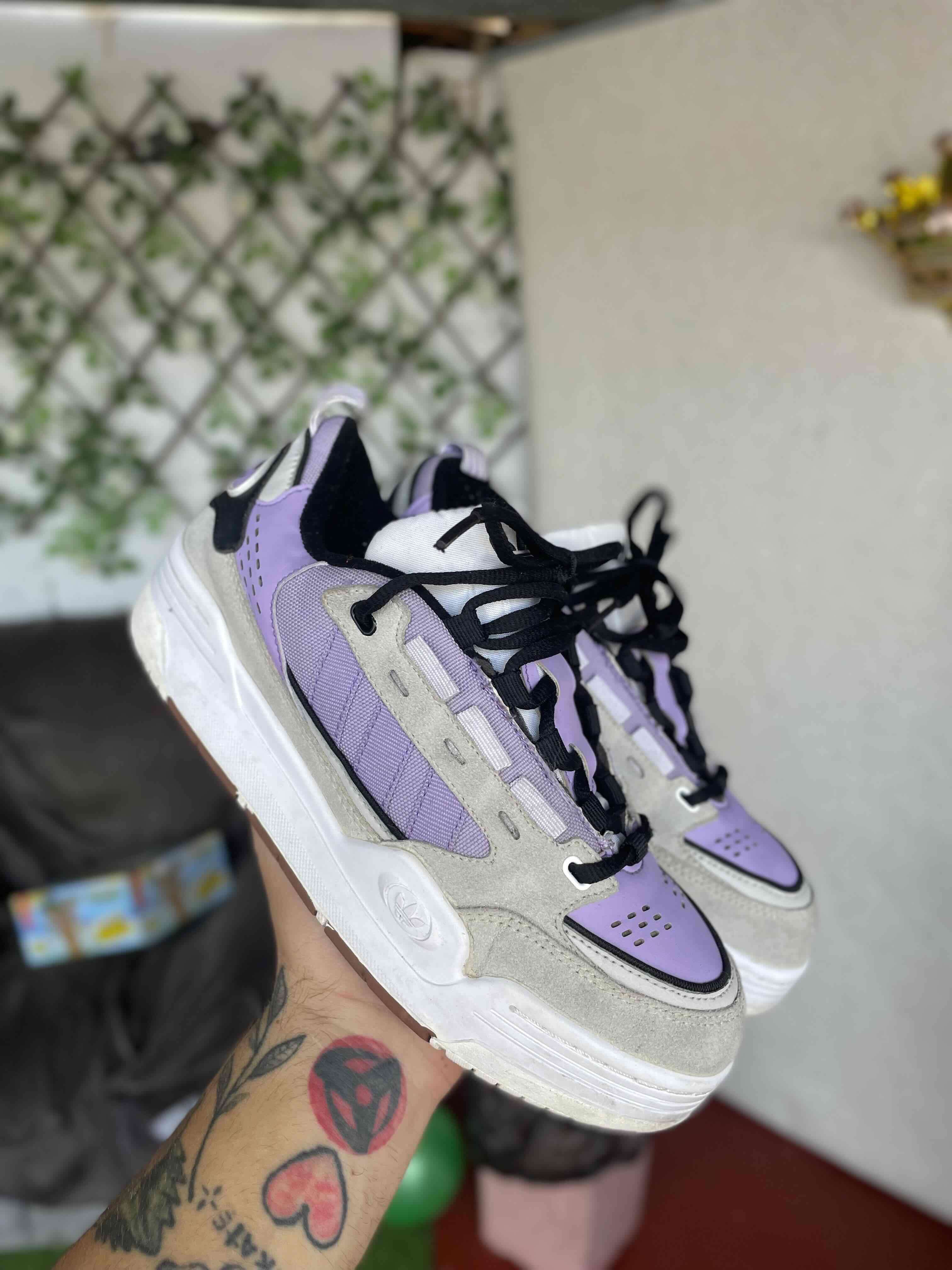 Zapatillas deportivas lavanda y gris - miniatura 1