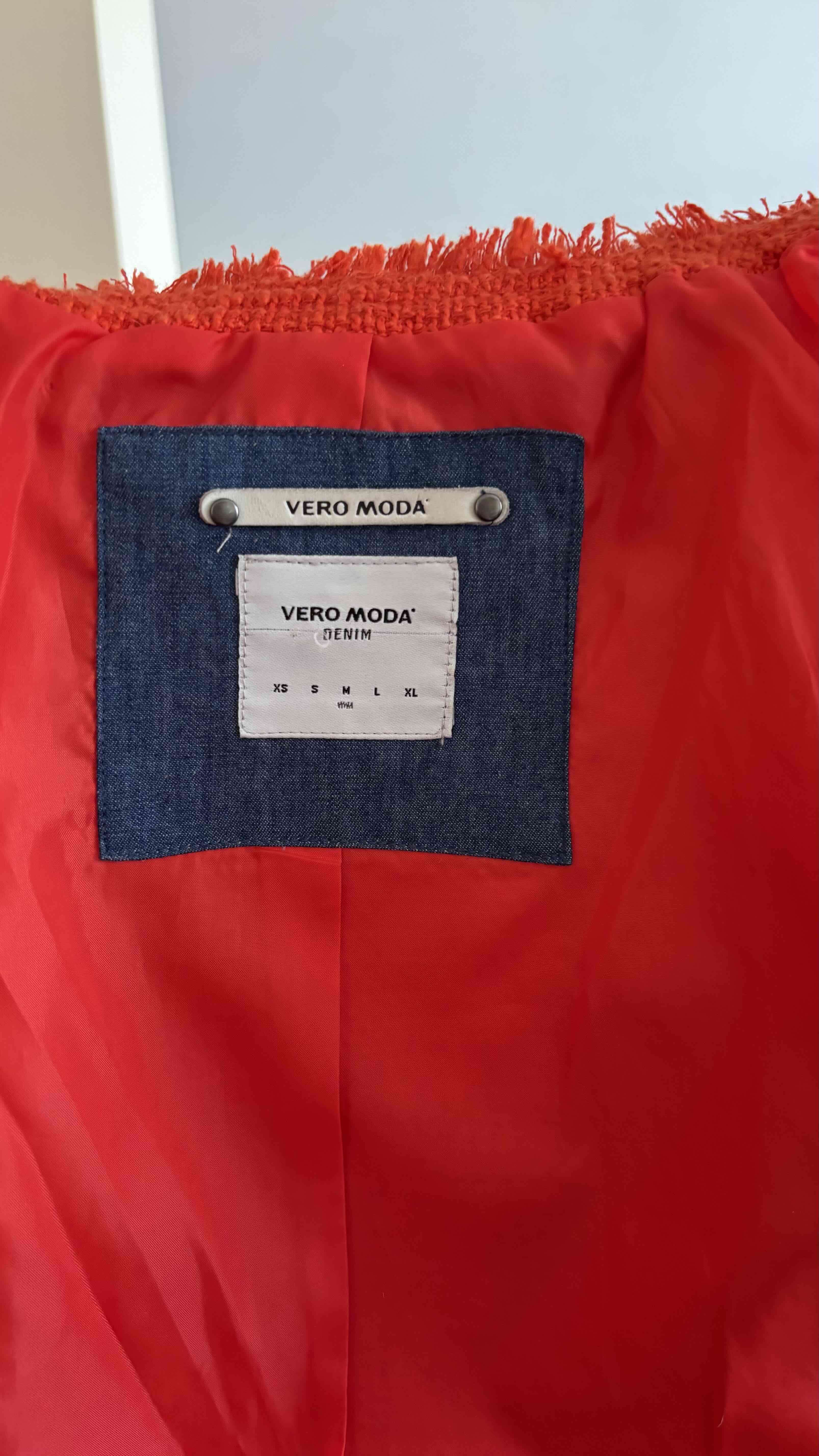 Chaqueta roja de lana - miniatura 3