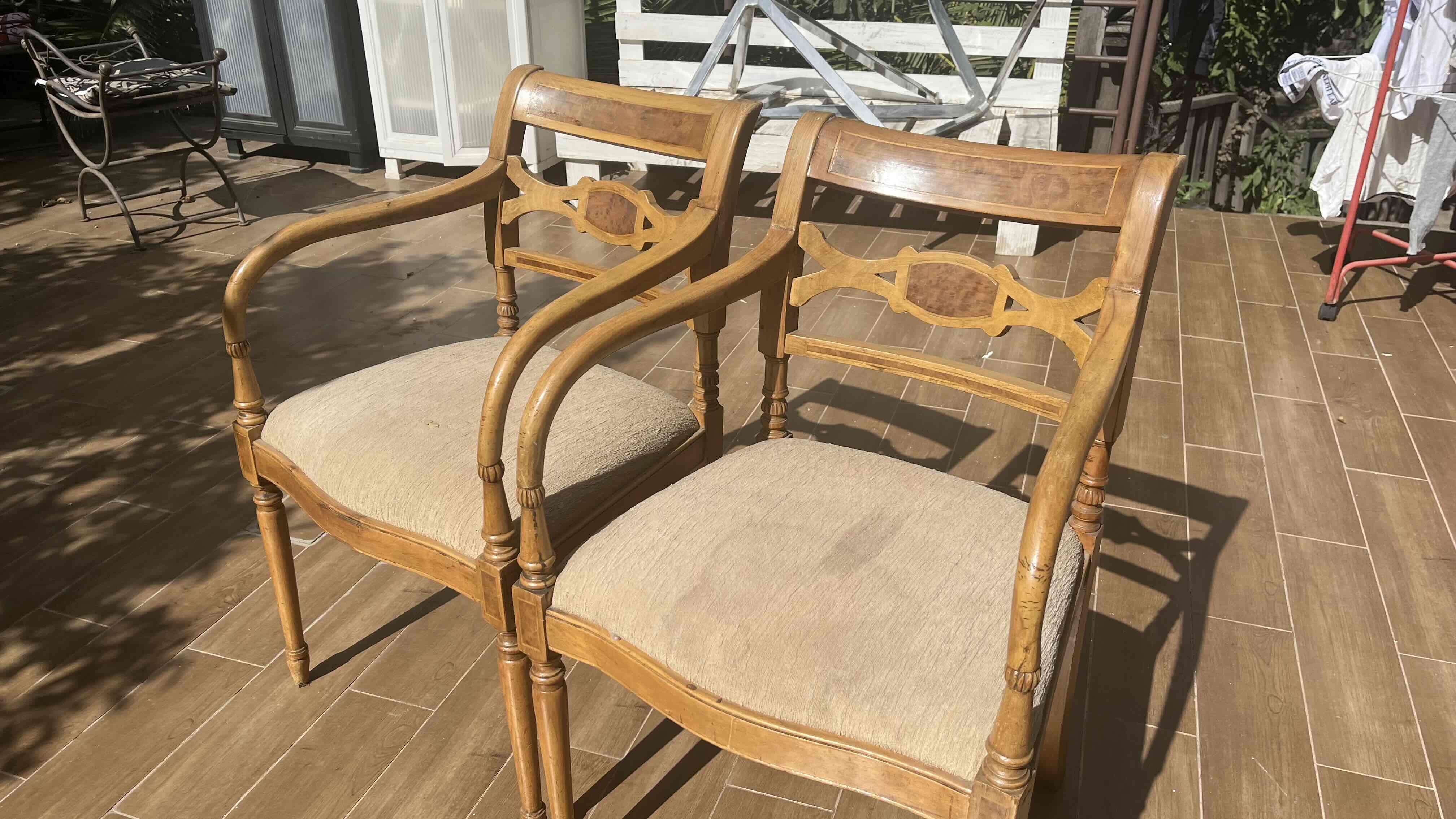 Sillas de madera clásicas - miniatura 2