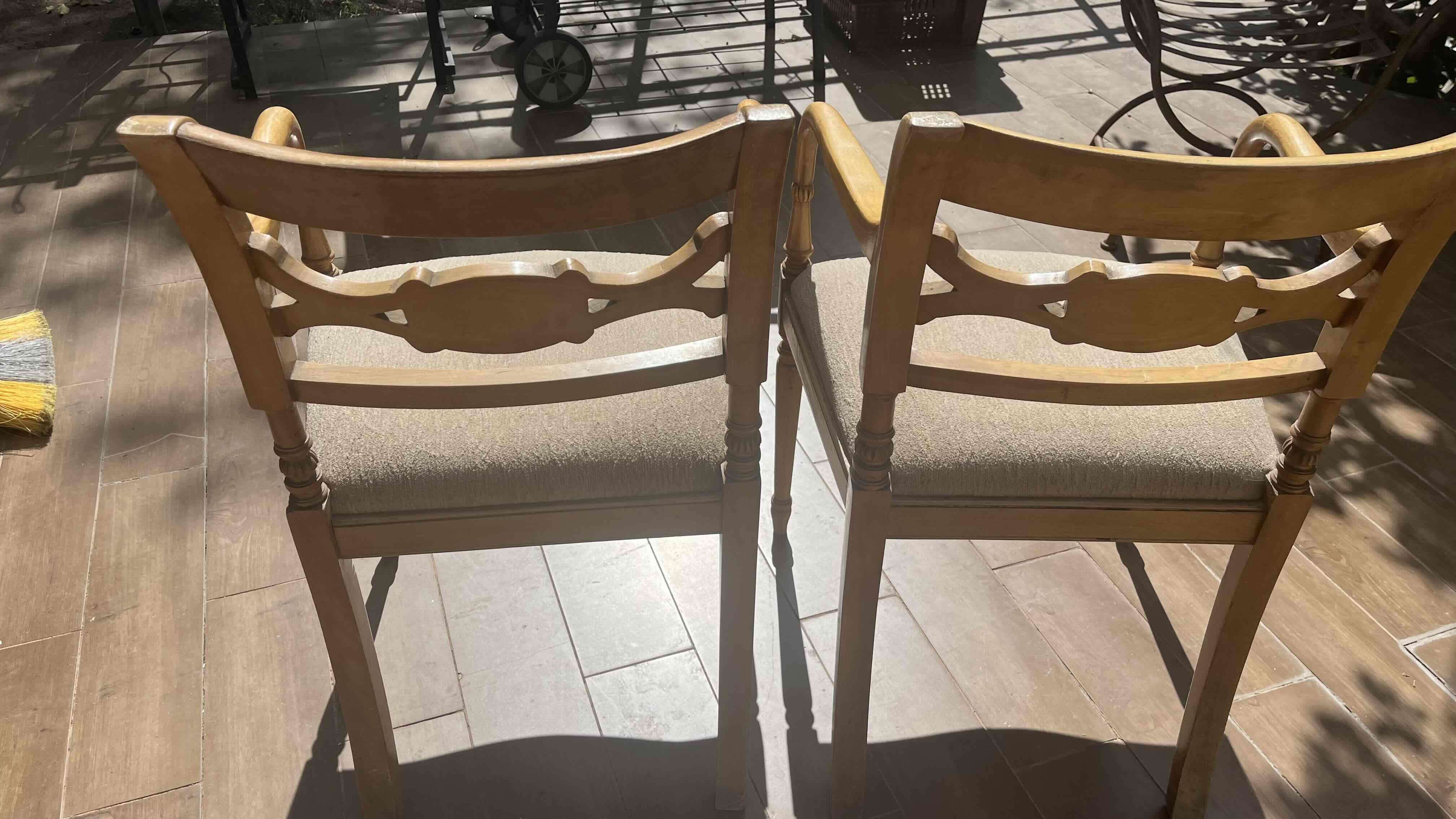 Sillas de madera clásicas - miniatura 3