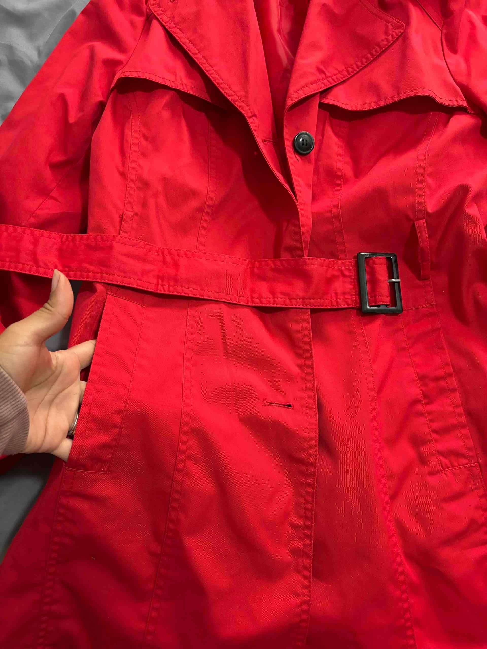 Trench rojo con cinturón - miniatura 4