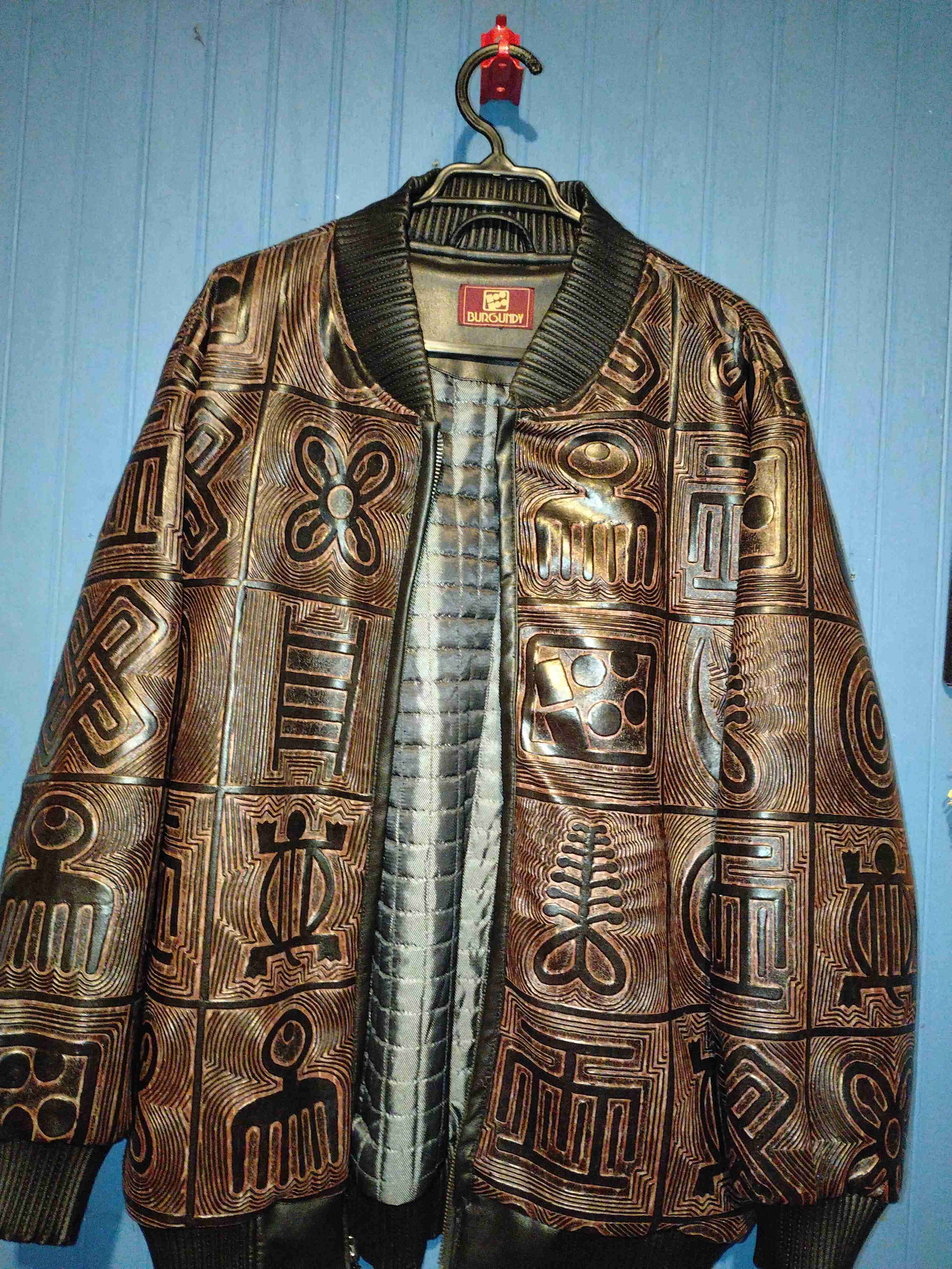 Chaqueta de cuero vegano estampada - miniatura 2