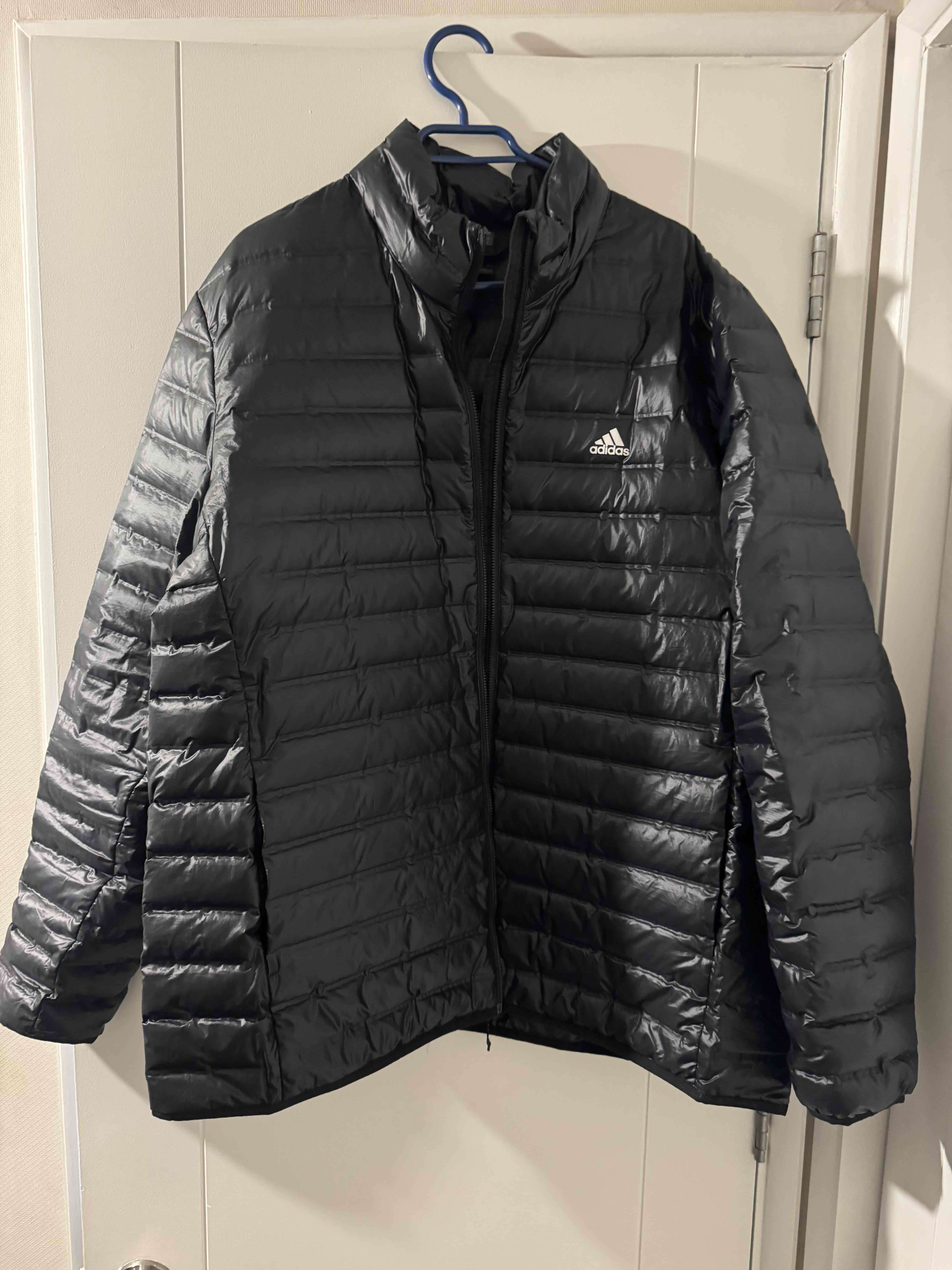 Chaqueta negra acolchada Adidas - miniatura 2