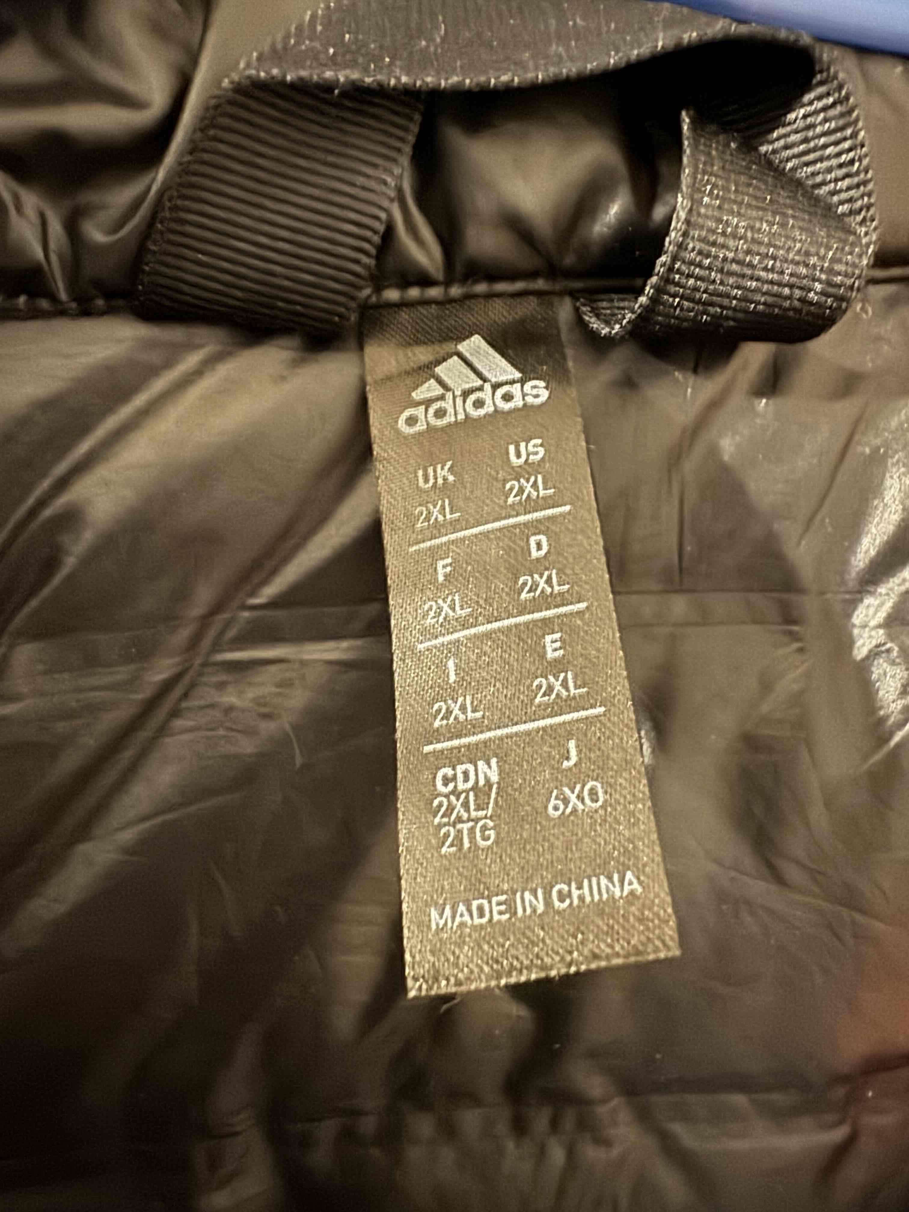 Chaqueta negra acolchada Adidas - miniatura 3