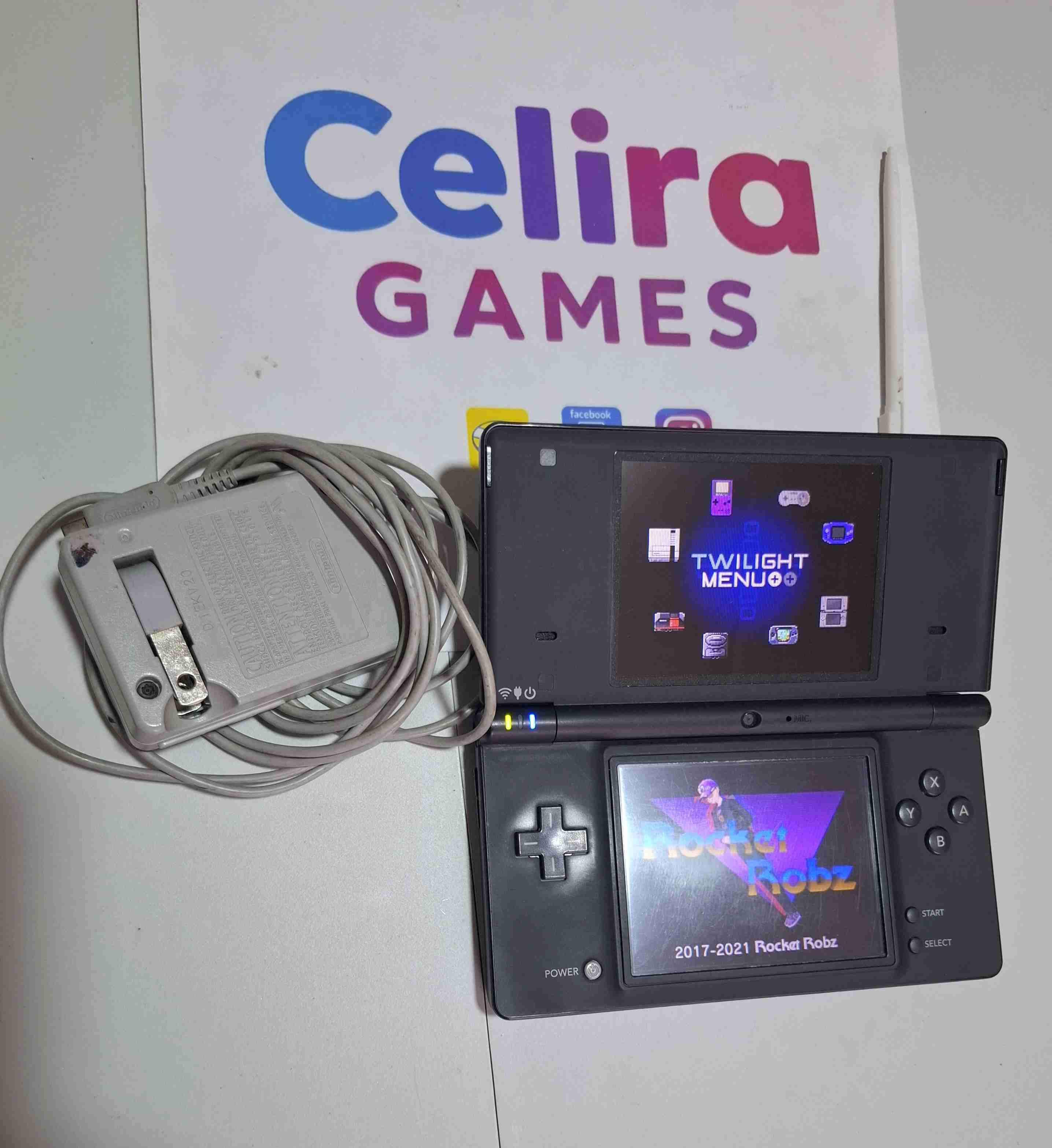 Consola Nintendo DS negra liberada - miniatura 2