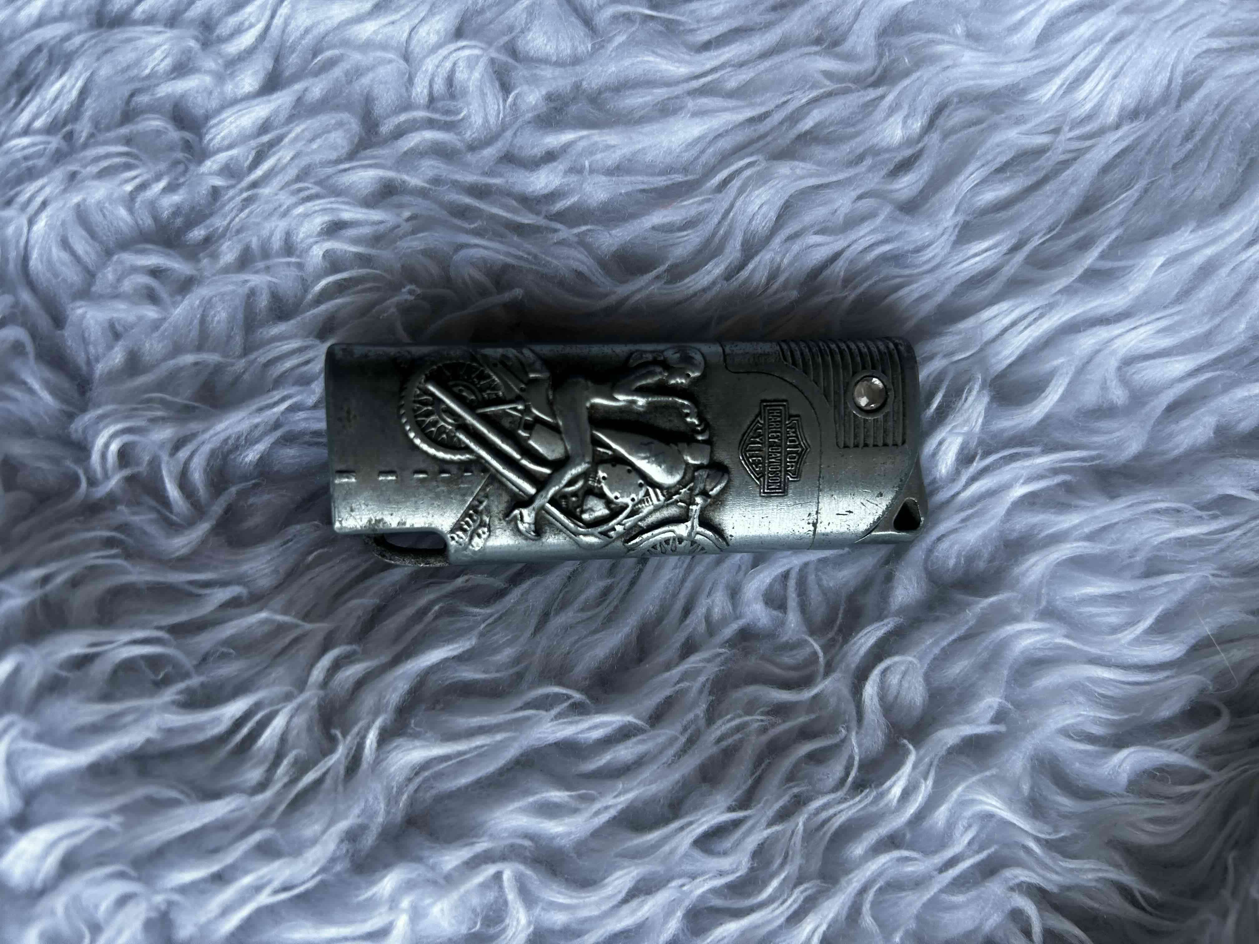 Encendedor temático metálico