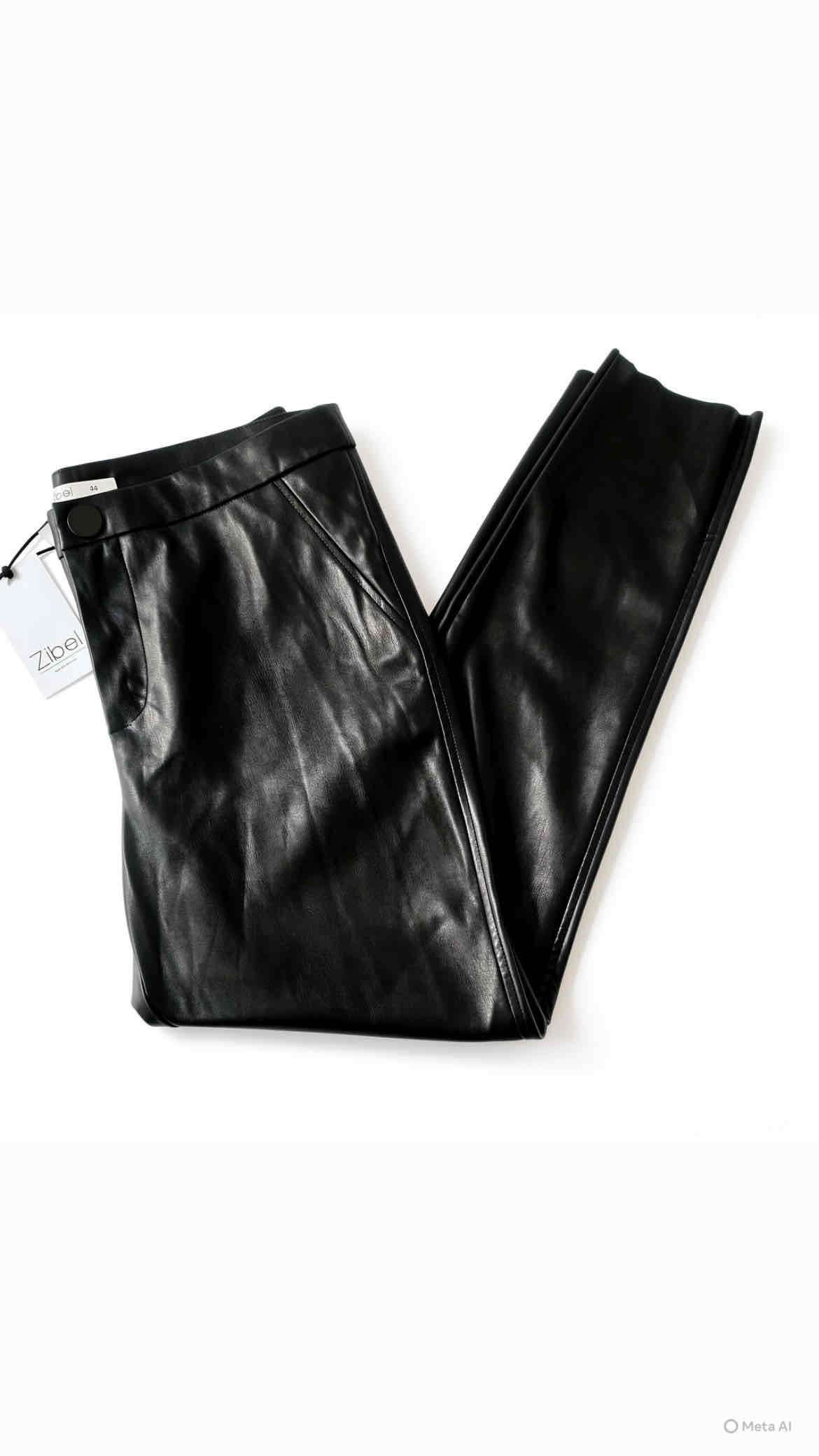 Pantalones de ecocuero negro nuevos - miniatura 1