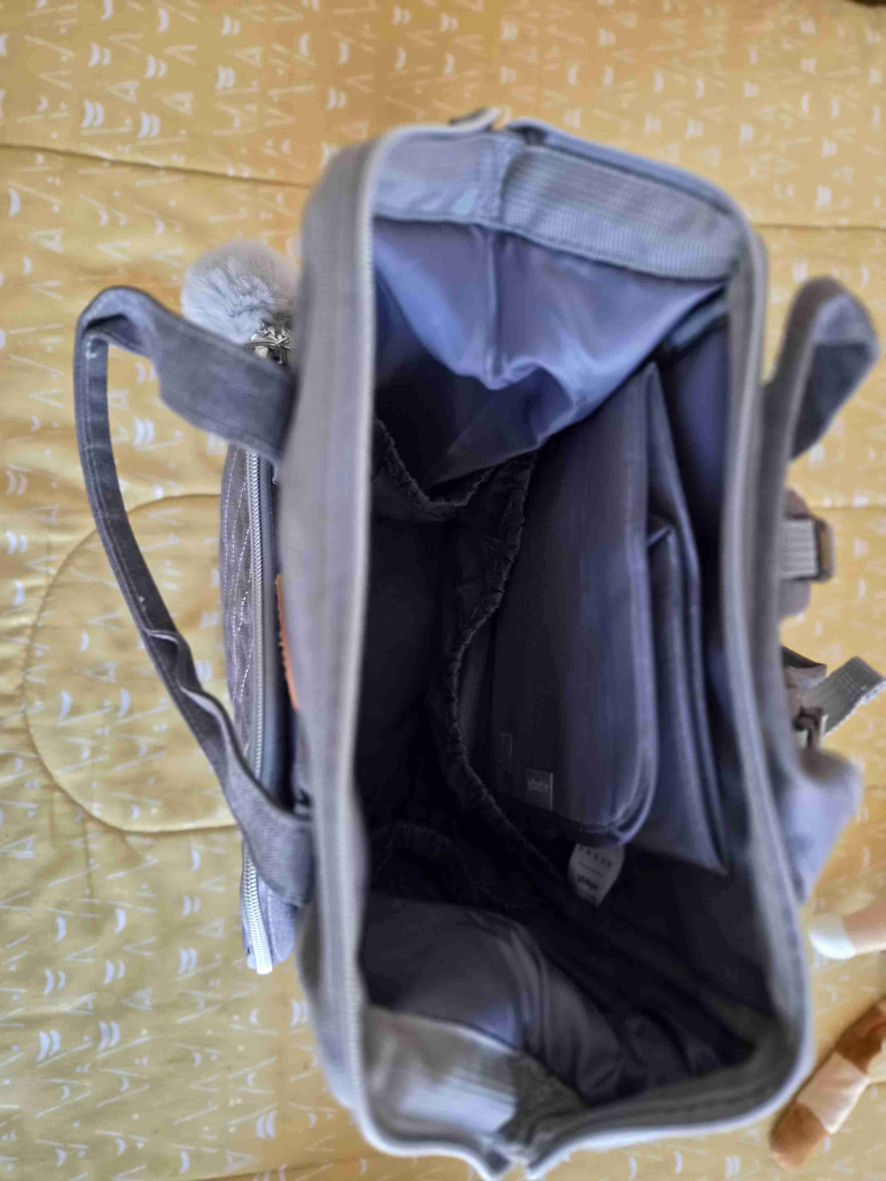 Mochila pañalera gris Infanti - miniatura 2