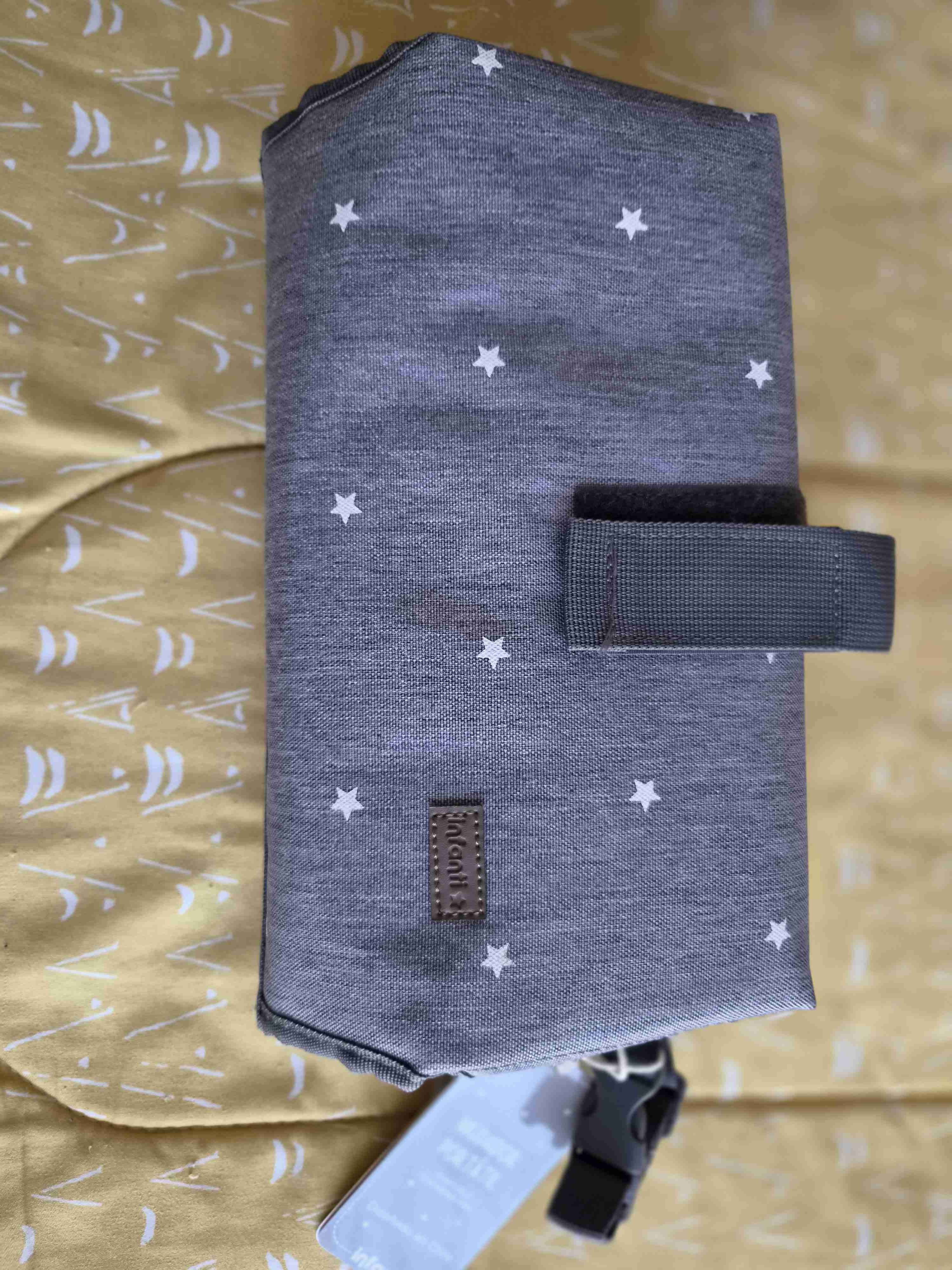 Mudador portátil gris con estrellas - miniatura 1