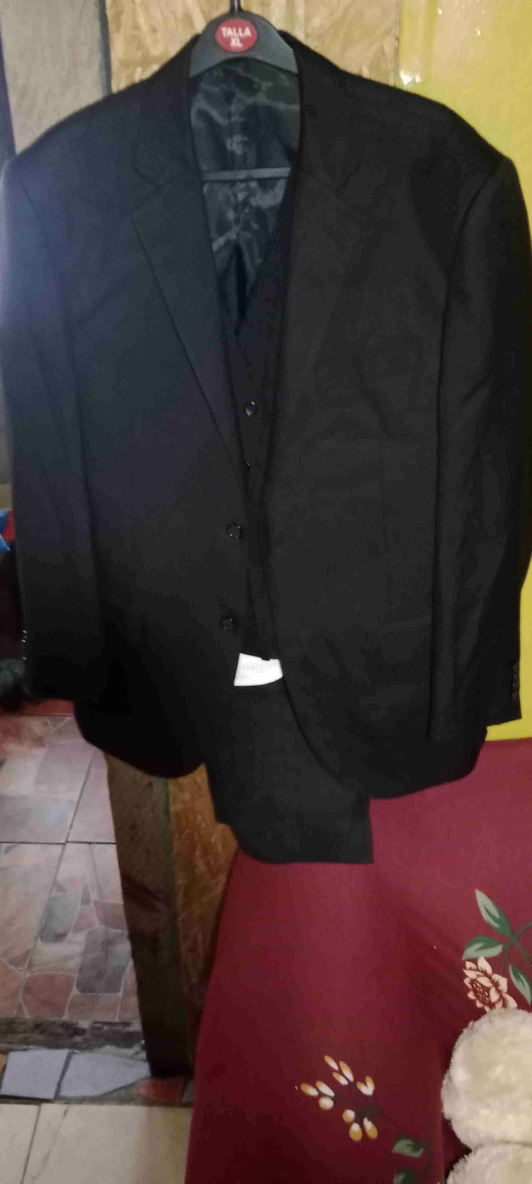 Traje formal negro talla 48 - miniatura 2