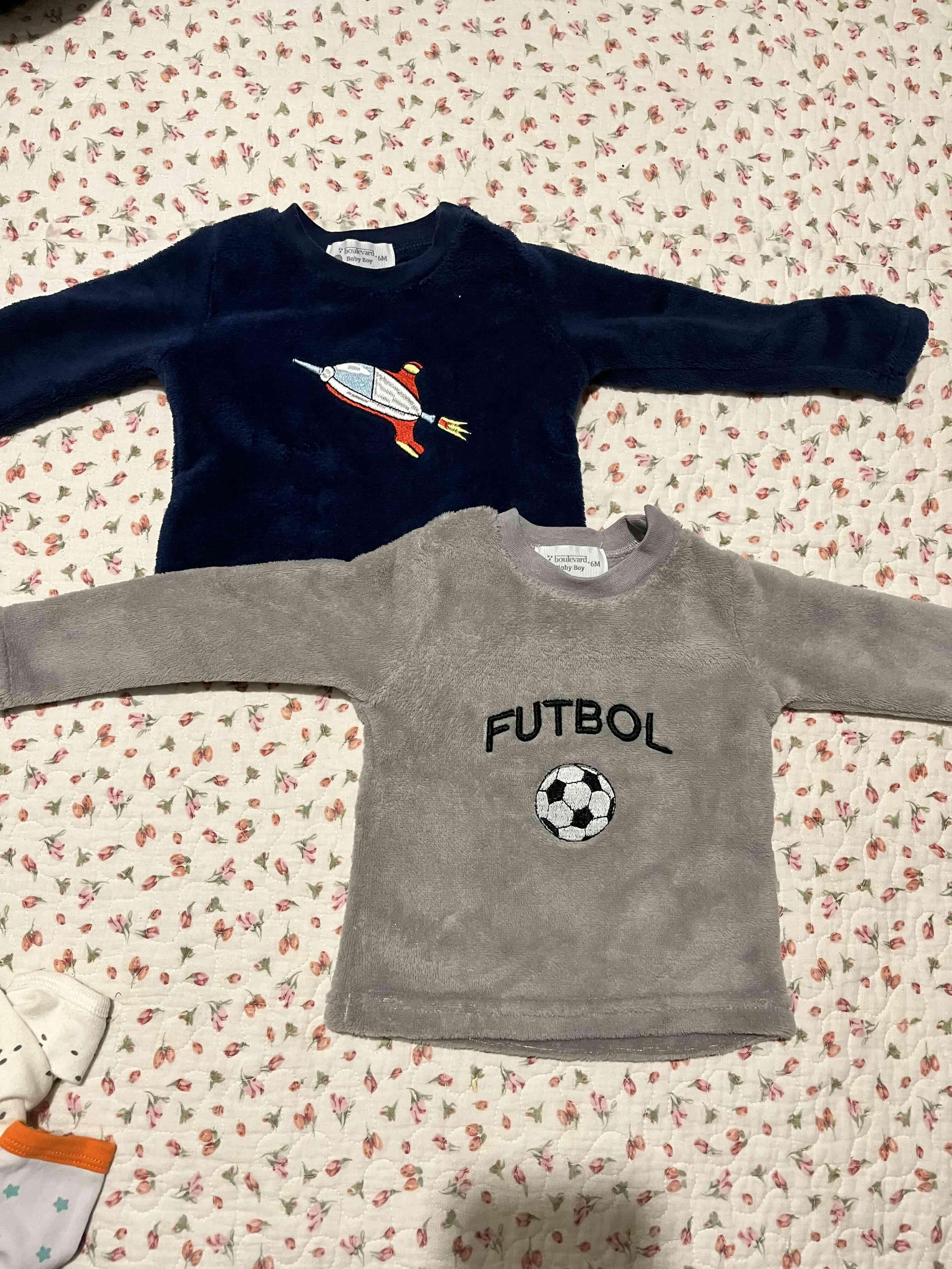 Pijama  de niño con diseño - miniatura 1