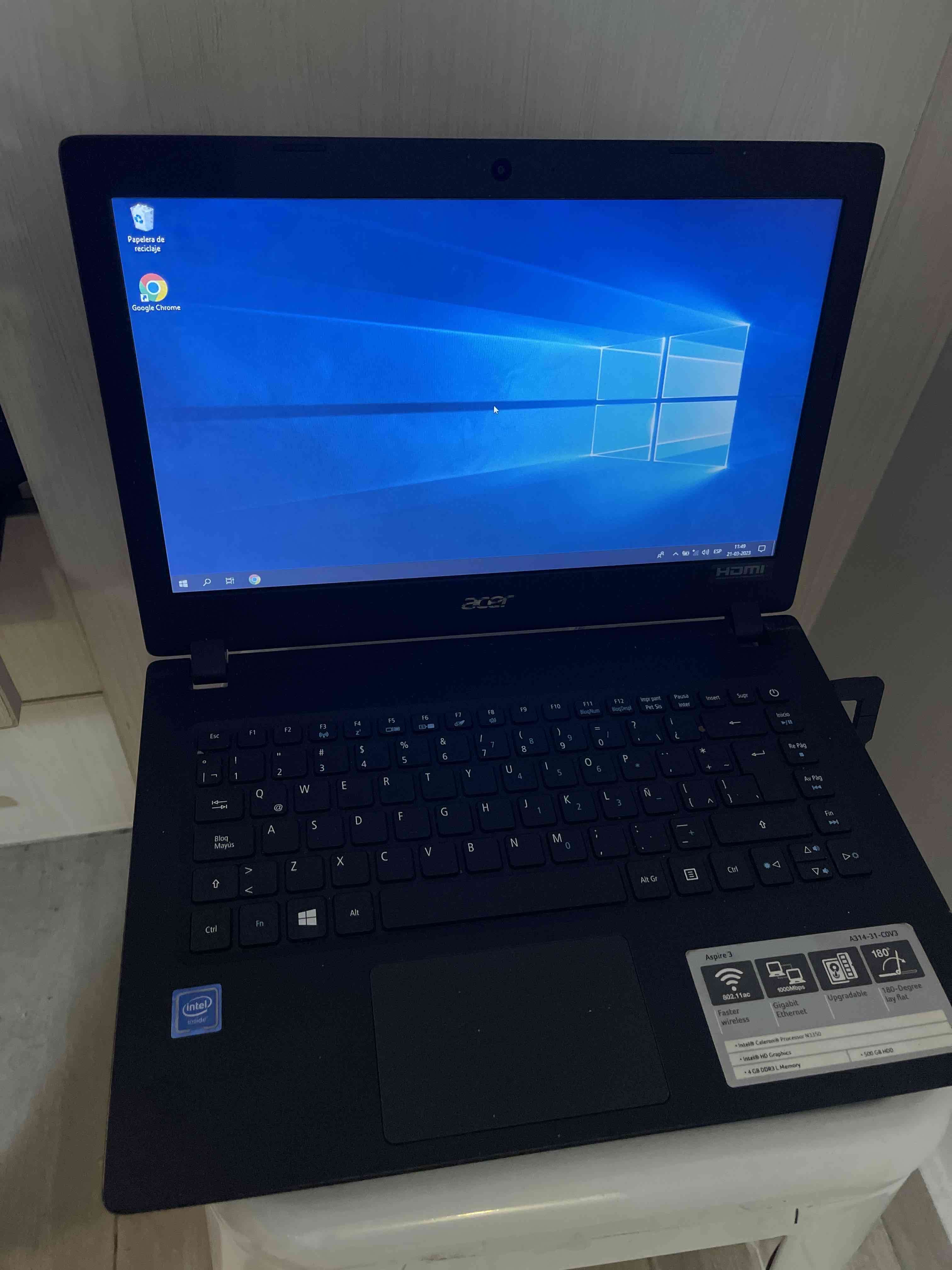 Laptop Acer Aspire 3 negra - miniatura 1
