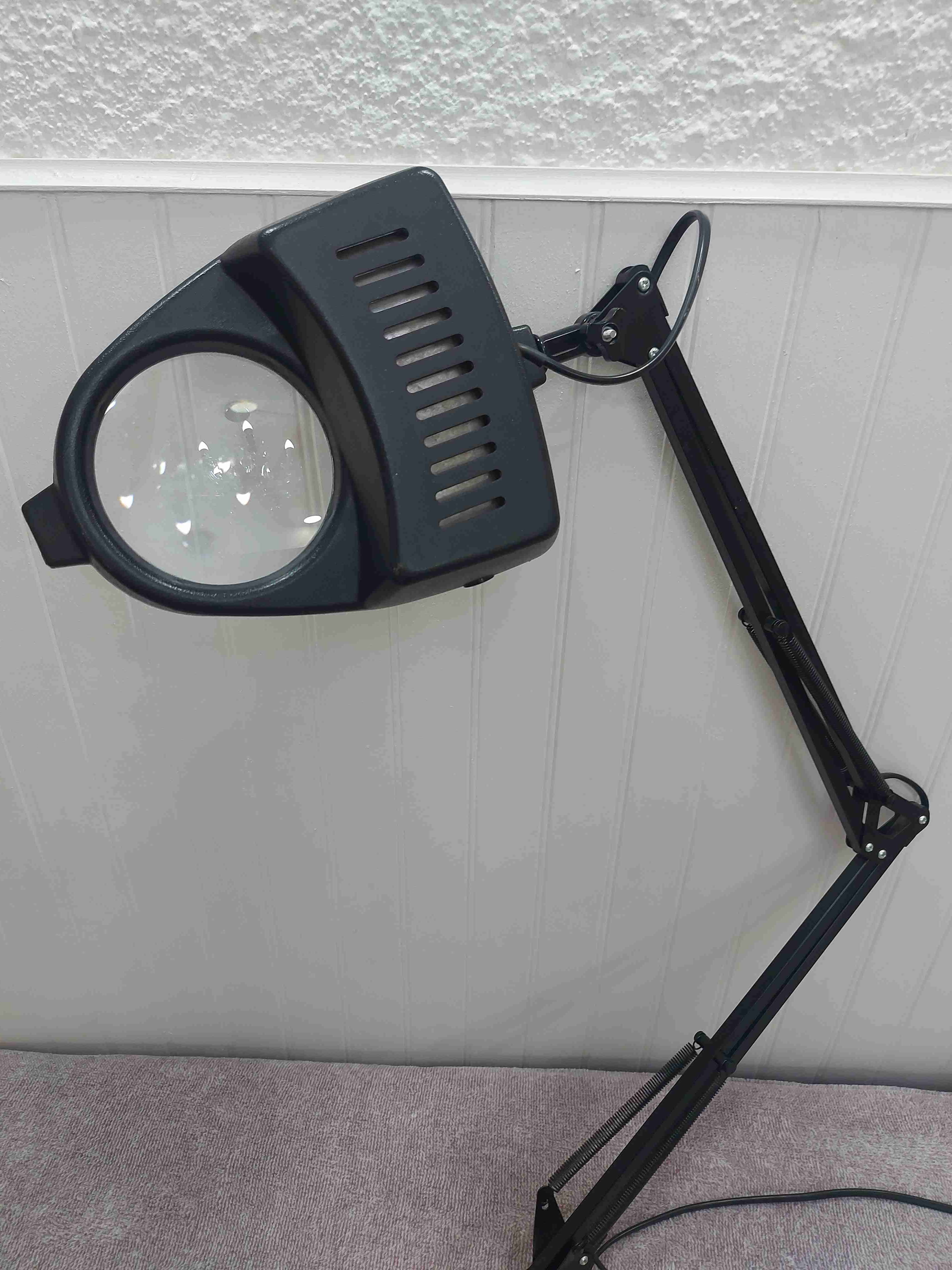 Lámpara de escritorio con lupa - miniatura 2