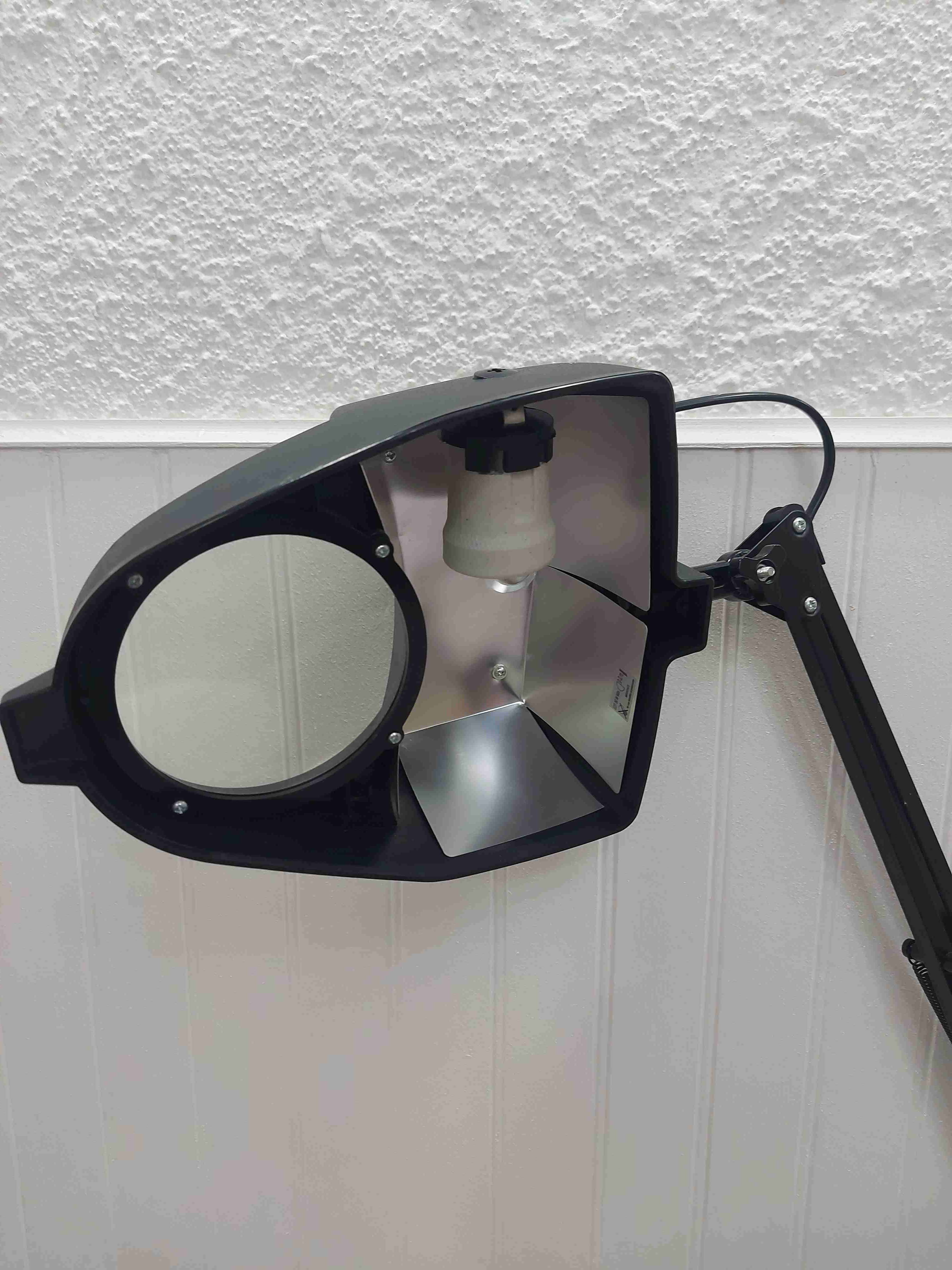 Lámpara de escritorio con lupa - miniatura 3