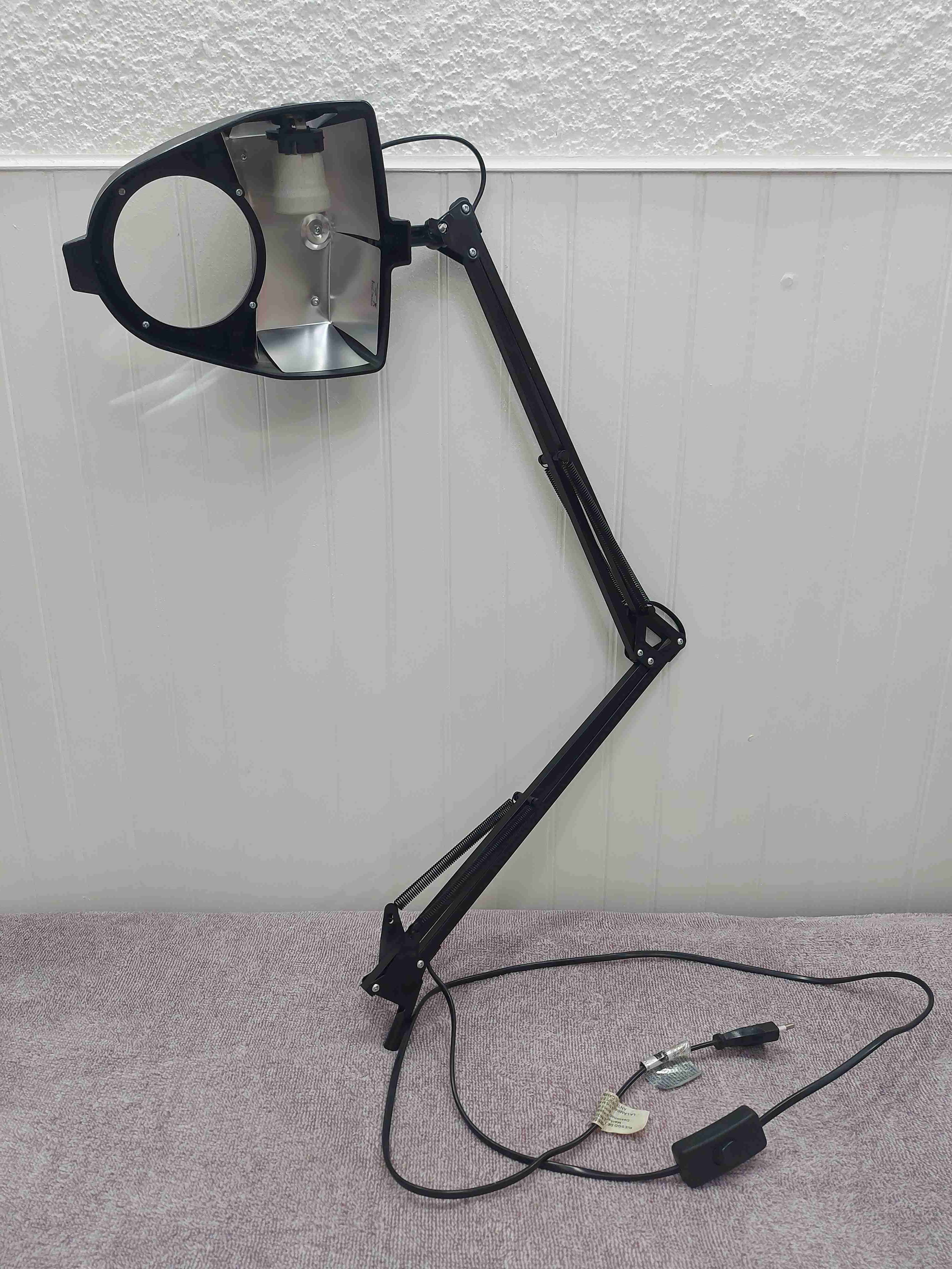 Lámpara de escritorio con lupa - miniatura 5