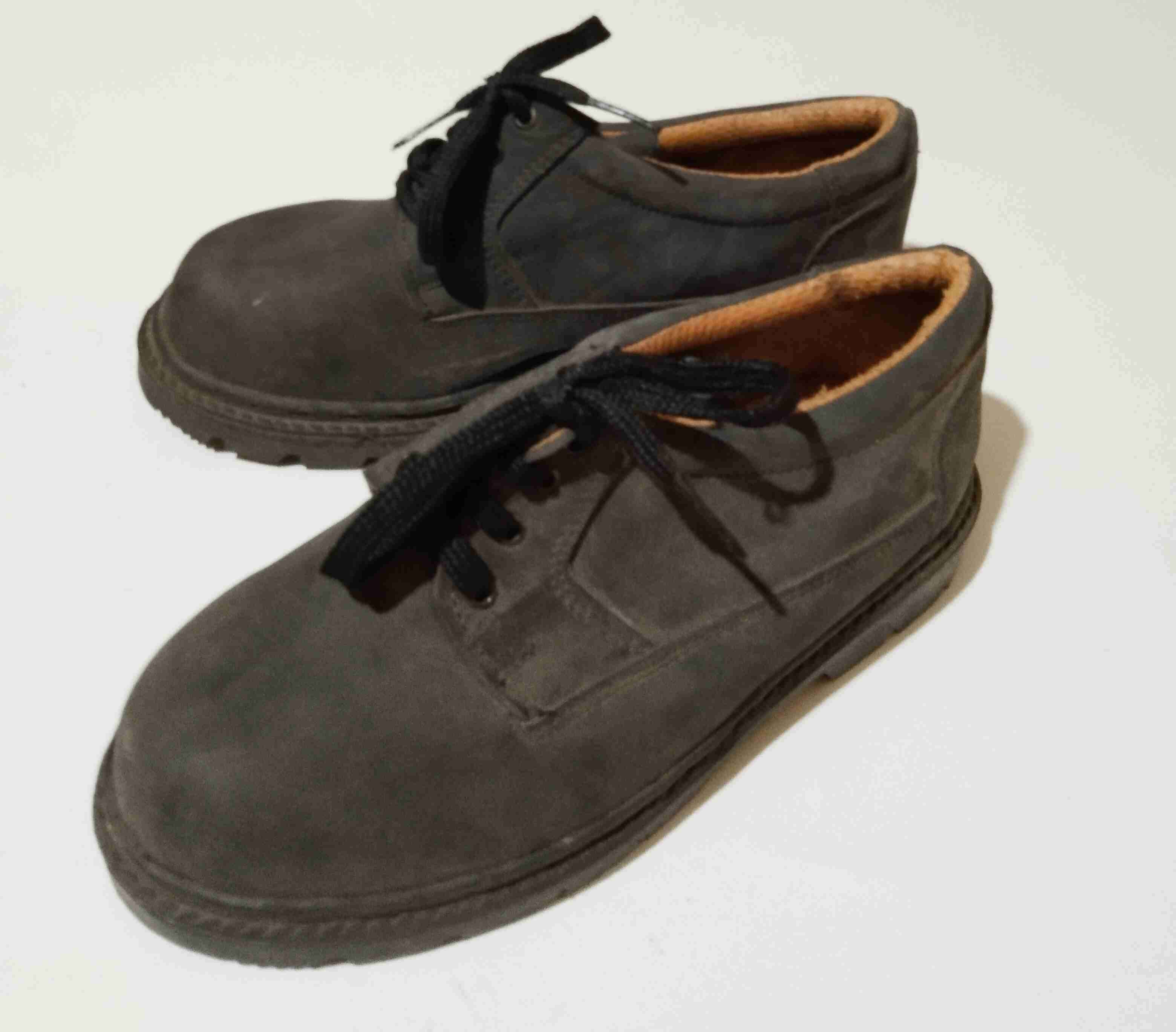 Zapatos de cuero varón  gris talla 34 y 35 - miniatura 3