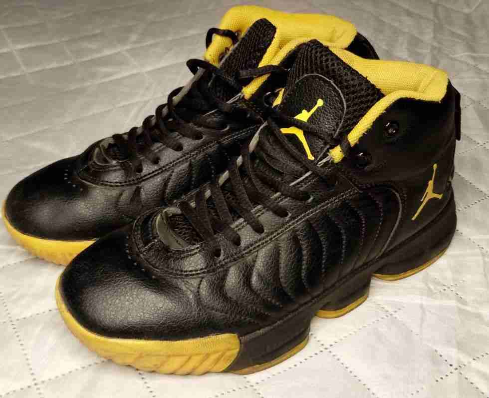 Zapatillas negras deportivas - miniatura 1