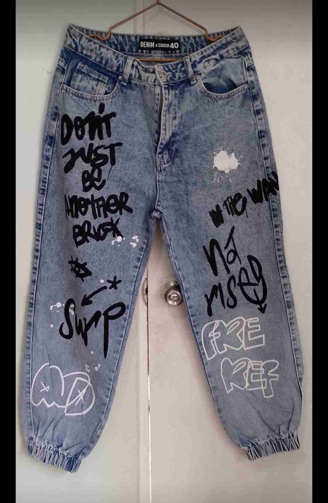 Jeans graffiti azul unisex - miniatura 1