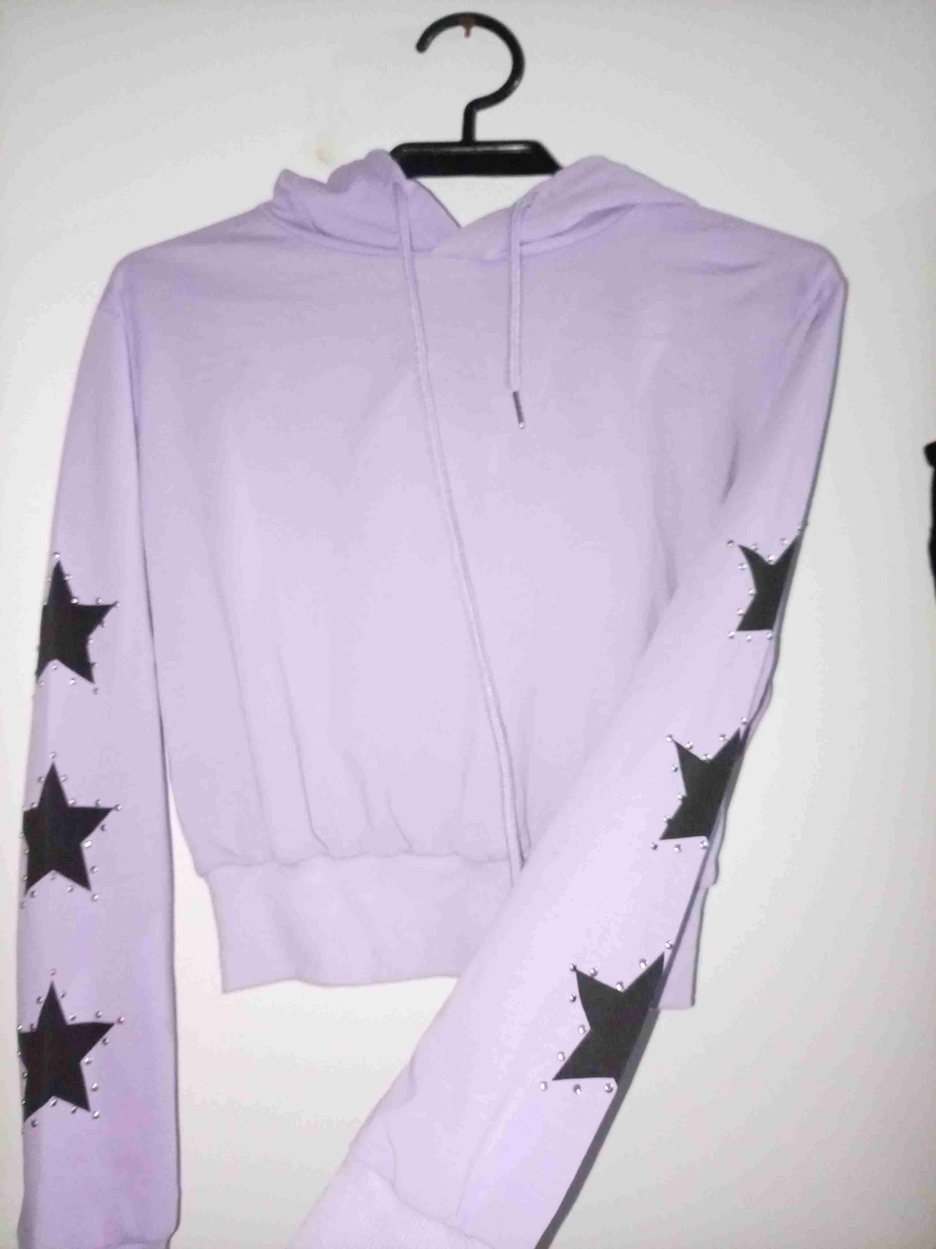 Polerón lila con estrellas negras - miniatura 1